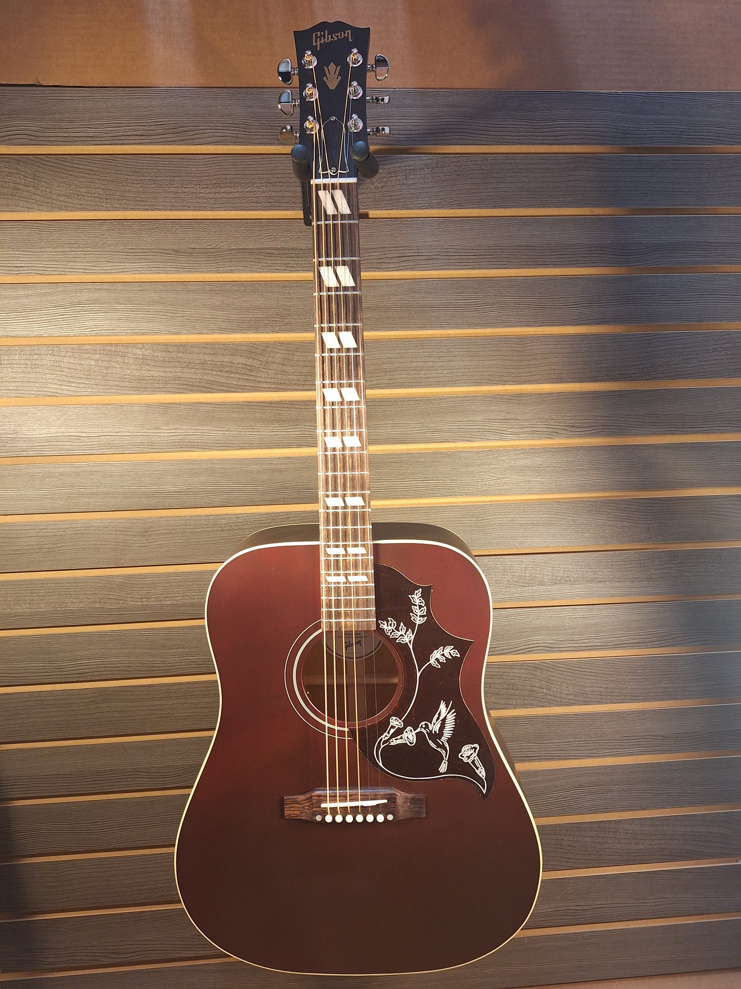 Gibson Hummingbird Special Satin Red Wine With Premium Soft Case