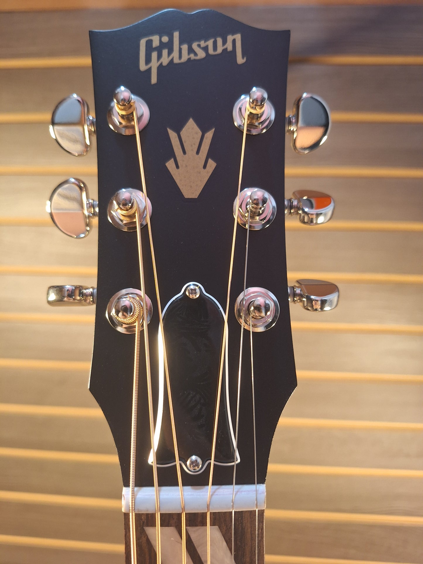 Gibson Hummingbird Special Satin Red Wine With Premium Soft Case