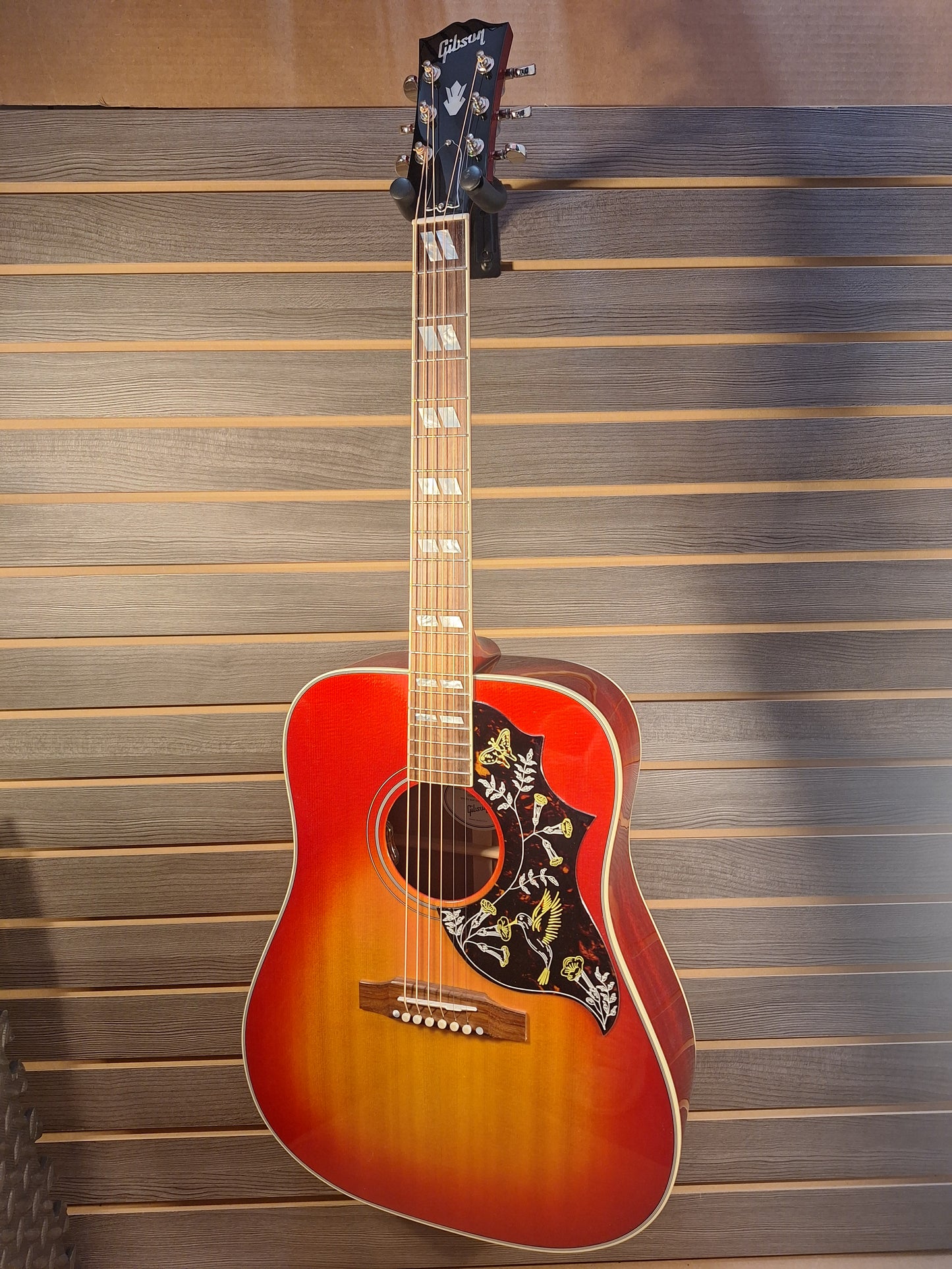 Gibson Hummingbird Standard Vintage Cherry Sunburst Acoustic Electric Guitar with Hardcase