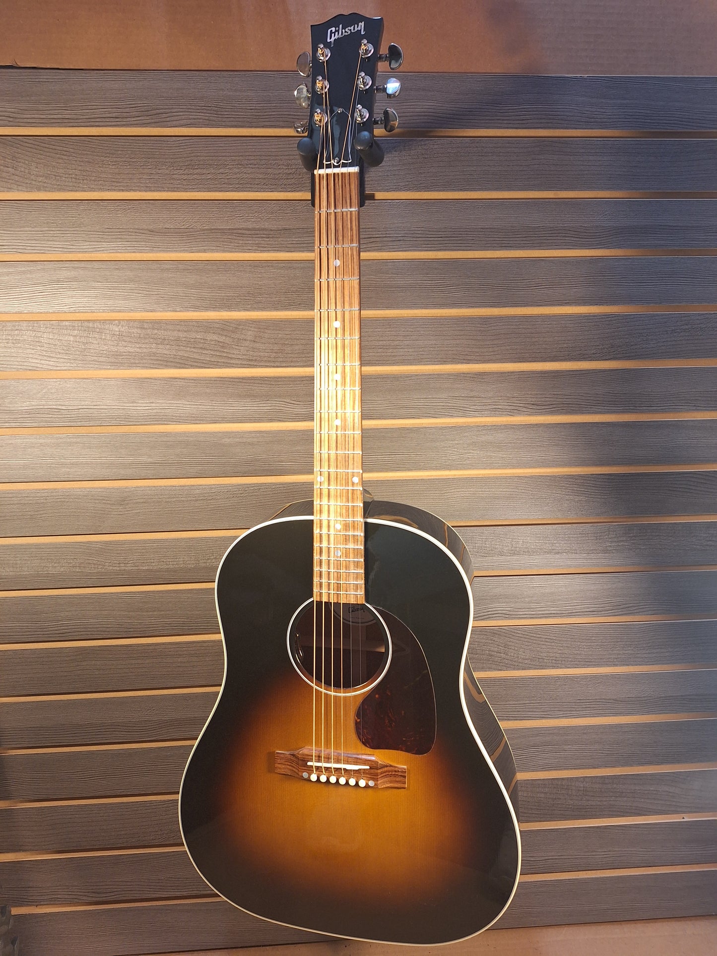 Gibson J-45 Standard Vintage Sunburst Acoustic Electric With Hardcase