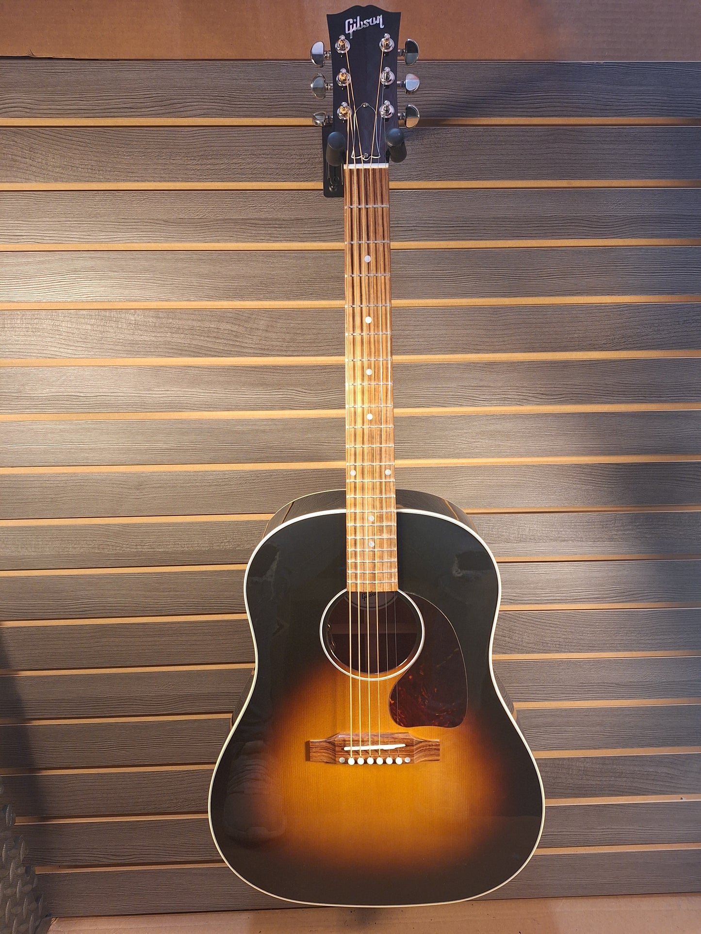 Gibson J-45 Standard Vintage Sunburst Acoustic Electric With Hardcase