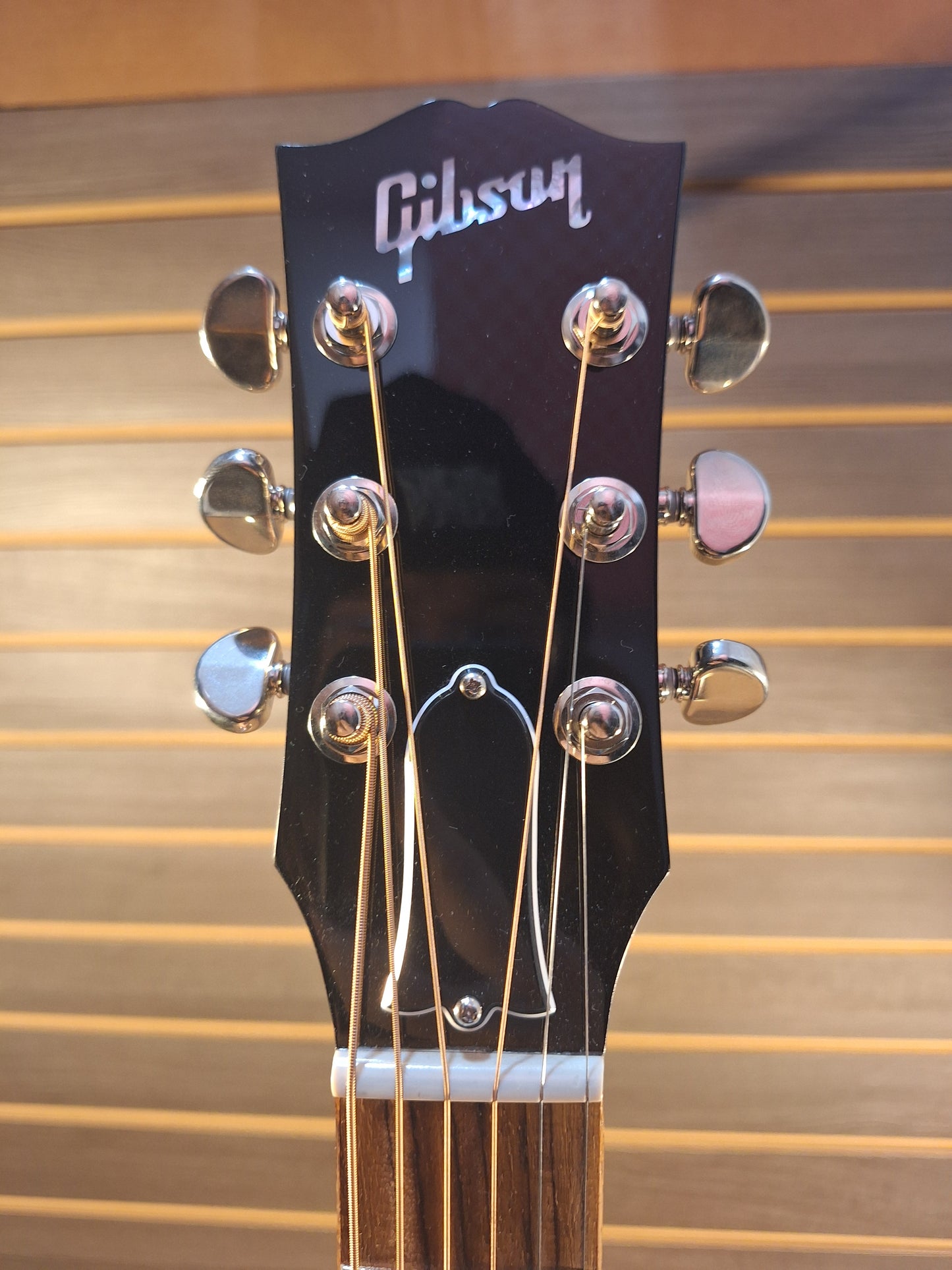 Gibson J-45 Standard Vintage Sunburst Acoustic Electric With Hardcase