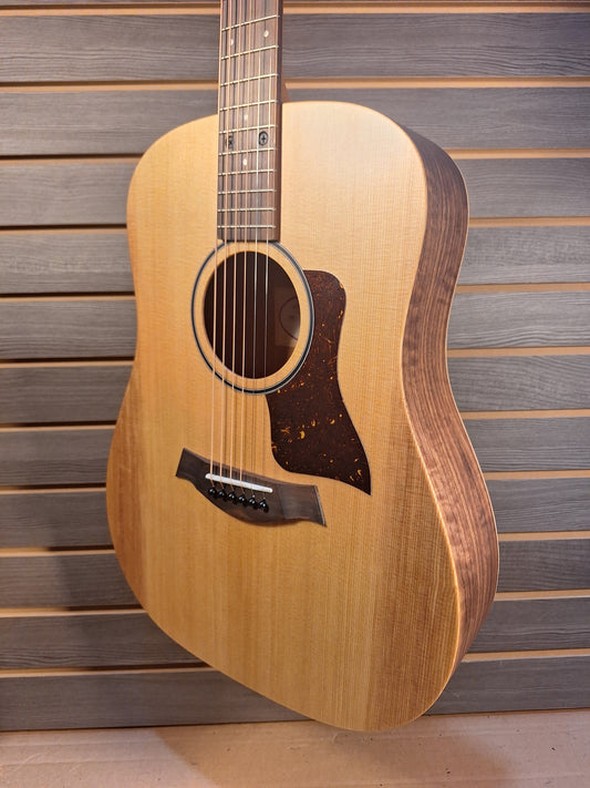 Taylor Big Baby Walnut BBT Acoustic Guitar With Premium Gig Bag