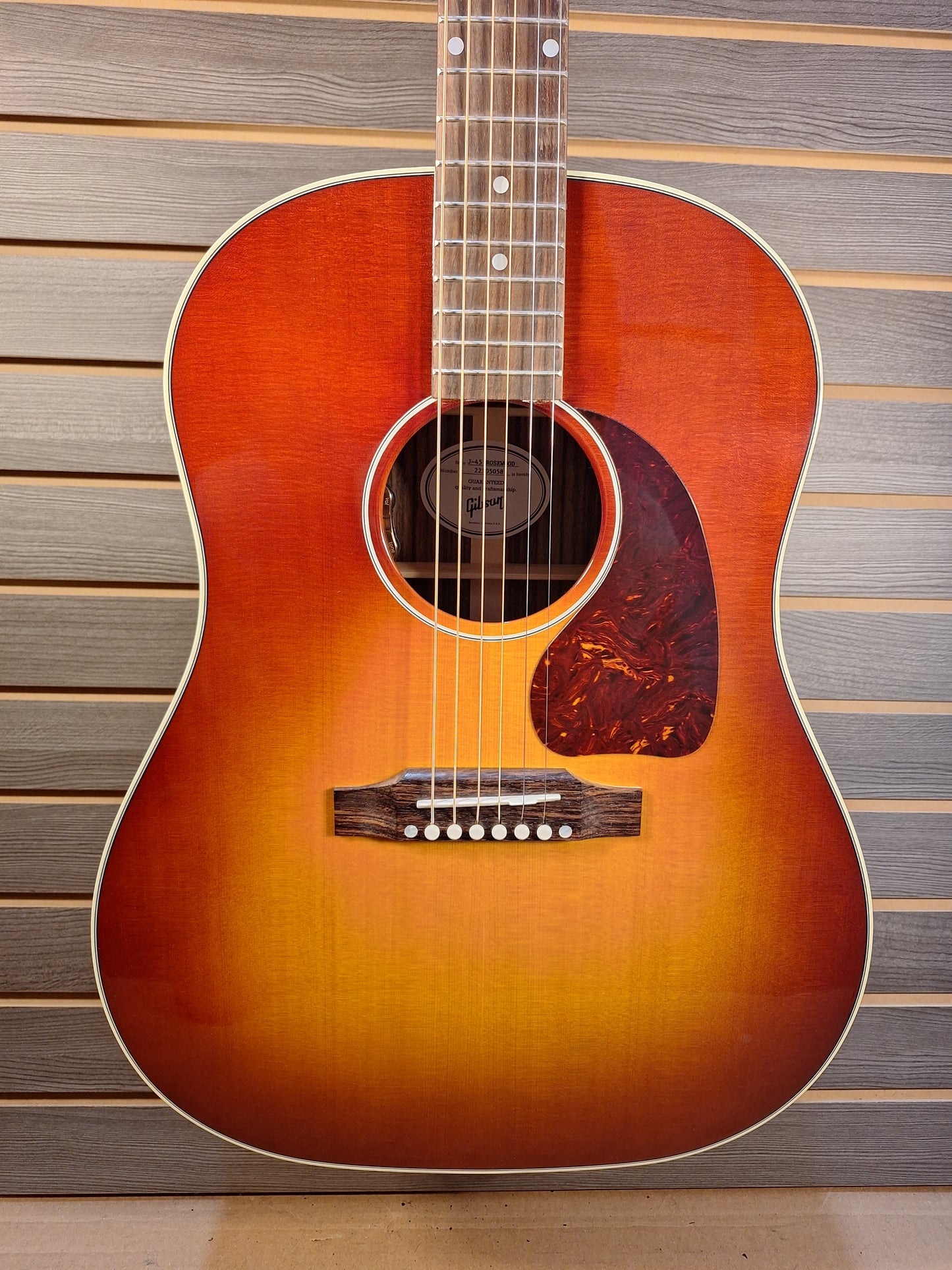 Gibson J-45 Stand Rosewood Burst With Hard Case