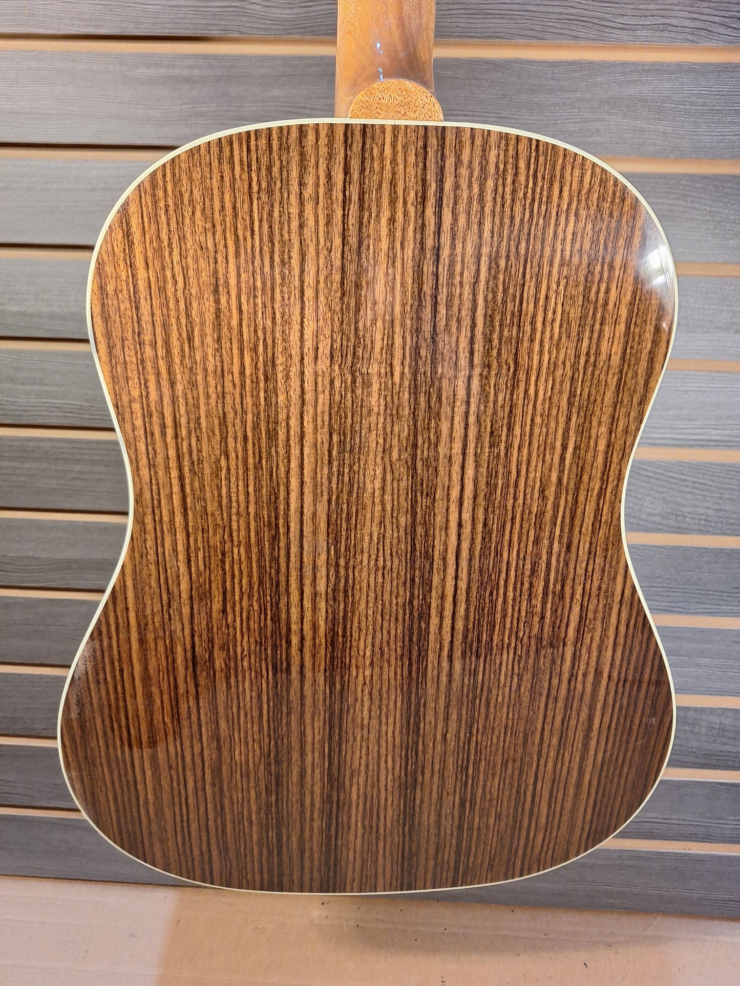 Gibson J-45 Stand Rosewood Burst With Hard Case