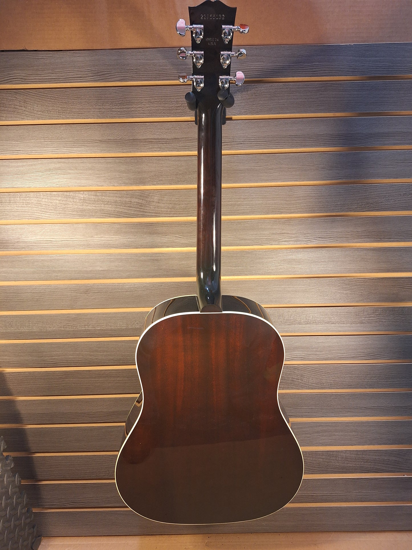 Gibson J-45 Standard Vintage Sunburst With Hard Case