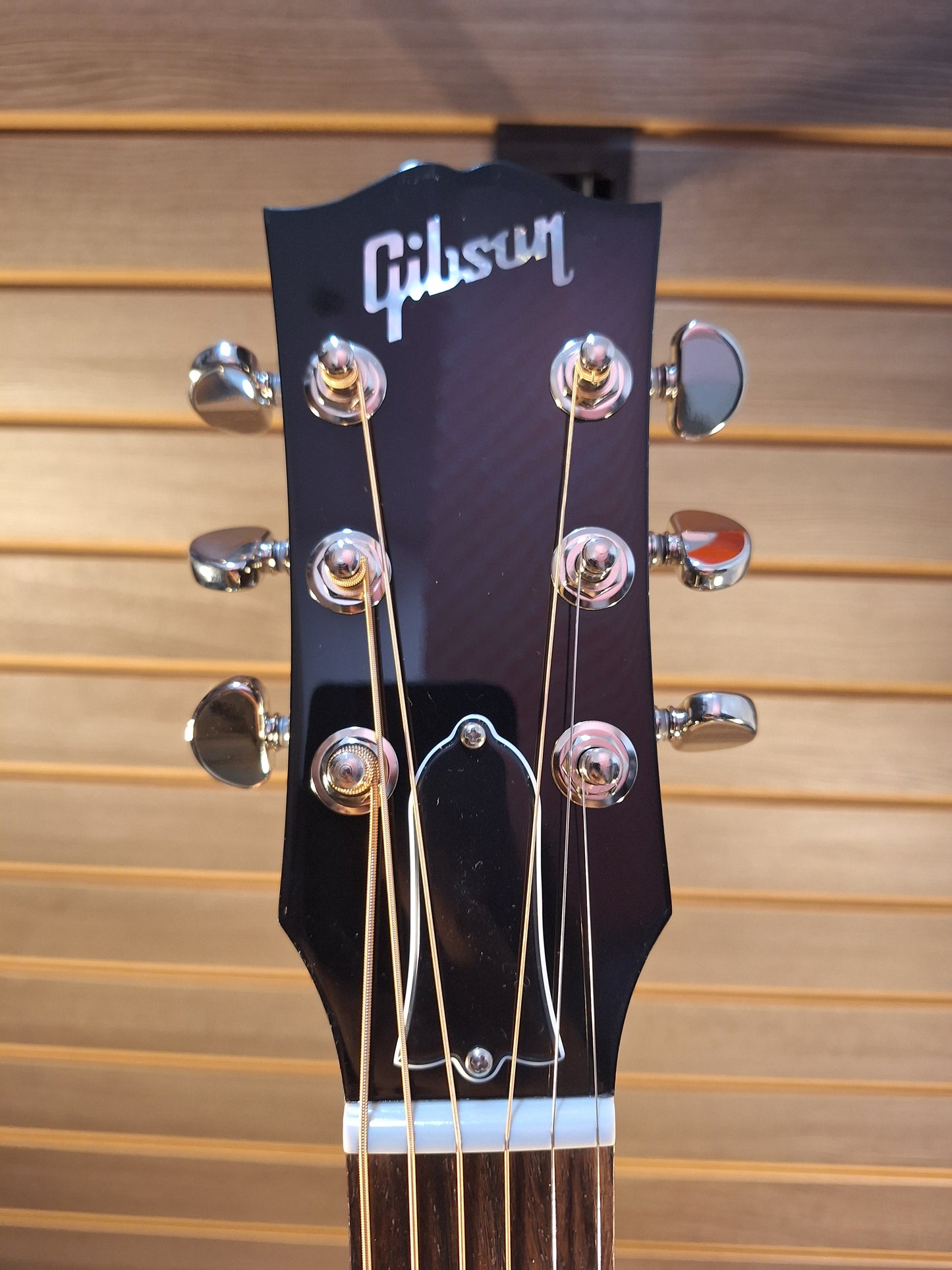 Gibson J-45 Standard Vintage Sunburst With Hard Case