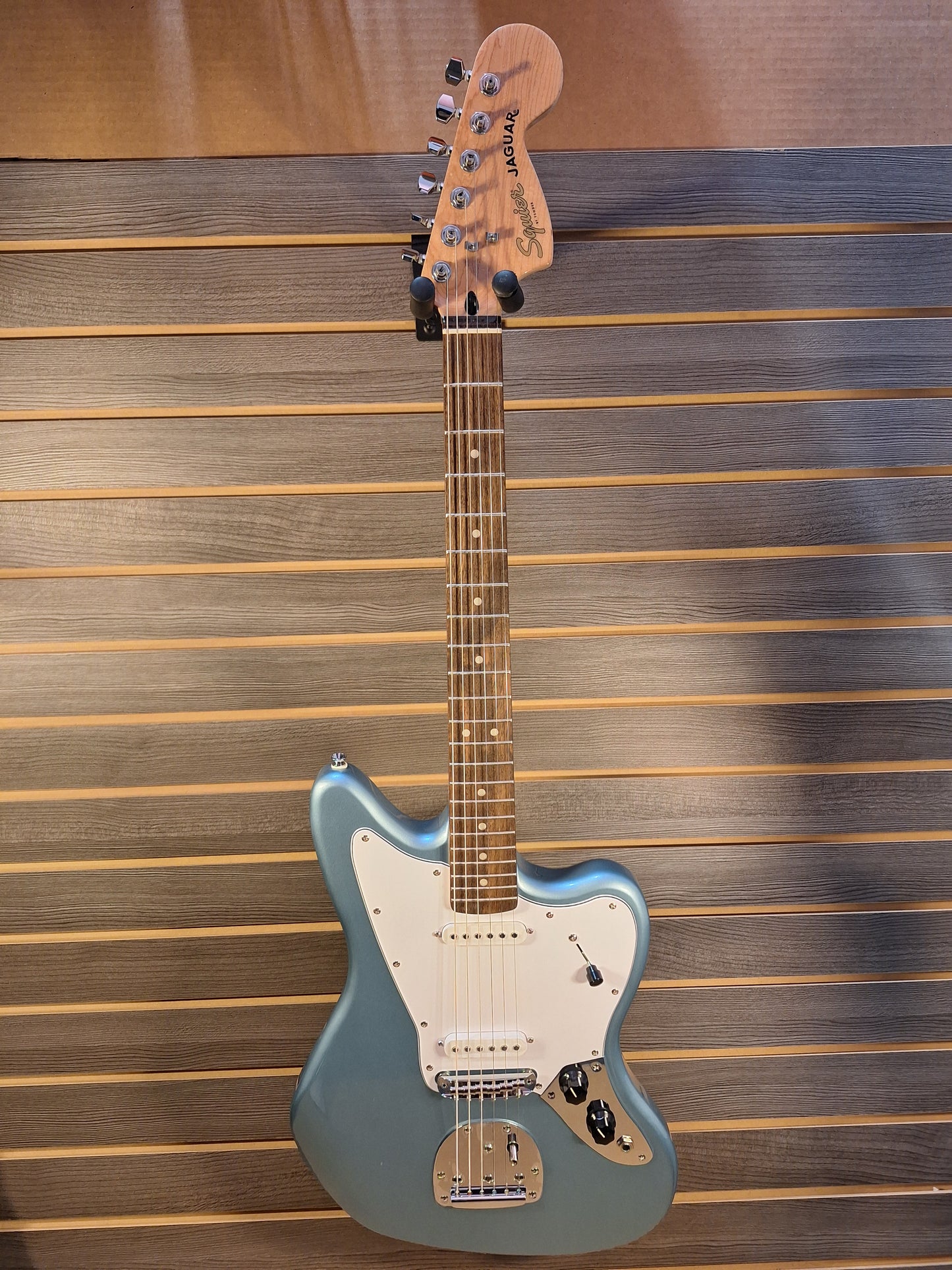 "Used" Fender Squier Jaguar FRS AFF LRL WPG IBM