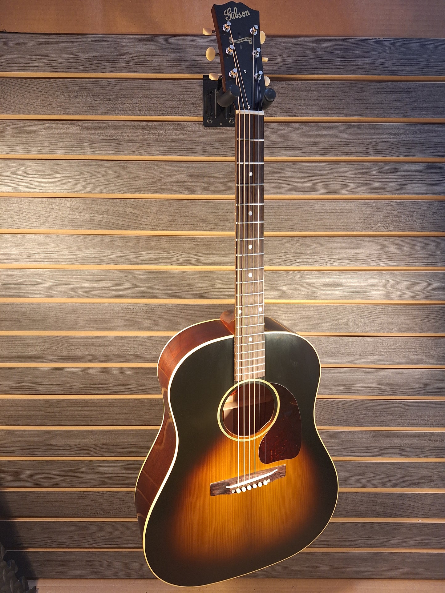 Gibson 1942 J-45 Banner Reissue Guitar With Hard Case