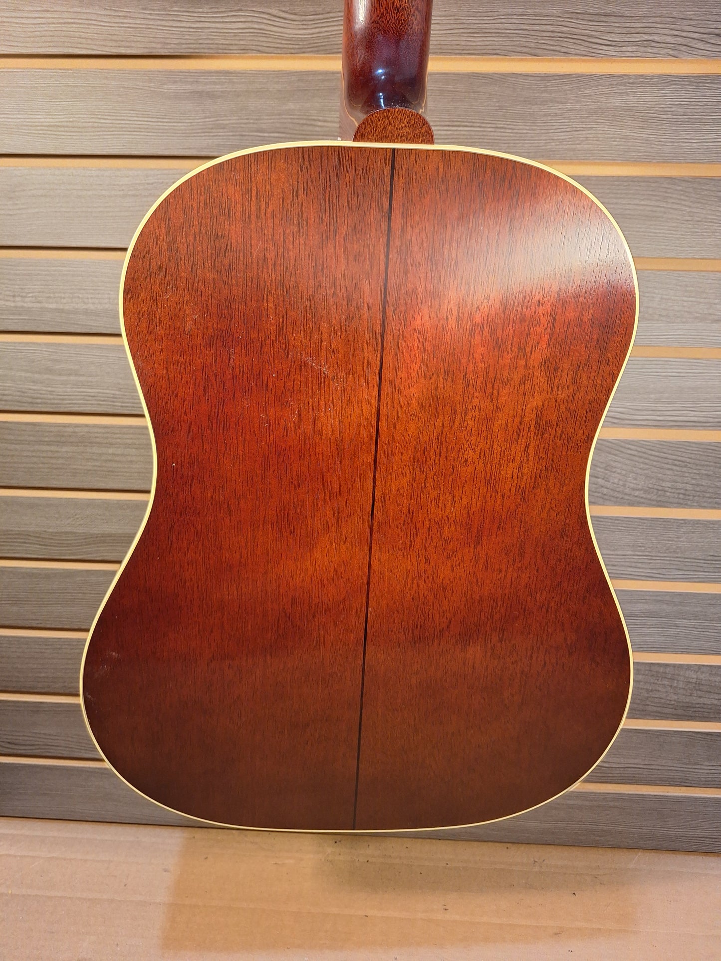 Gibson 1942 J-45 Banner Reissue Guitar With Hard Case