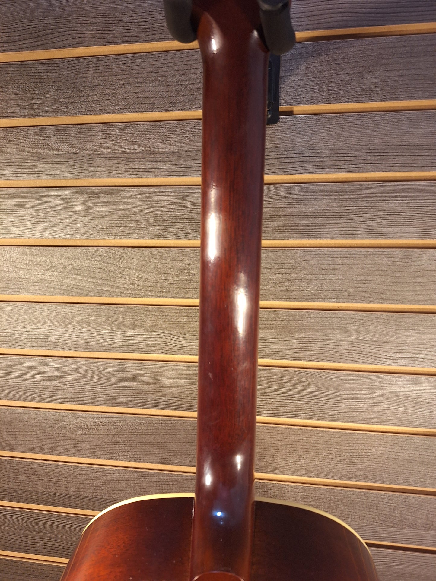 Gibson 1942 J-45 Banner Reissue Guitar With Hard Case