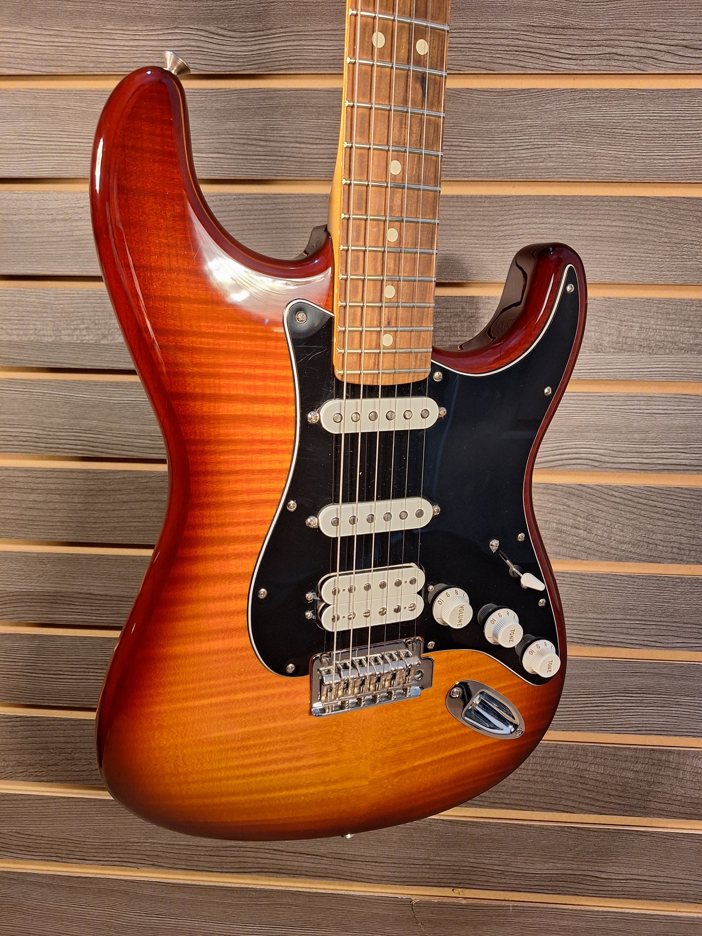 Used Fender HSS Strat MIM With Gig Bag