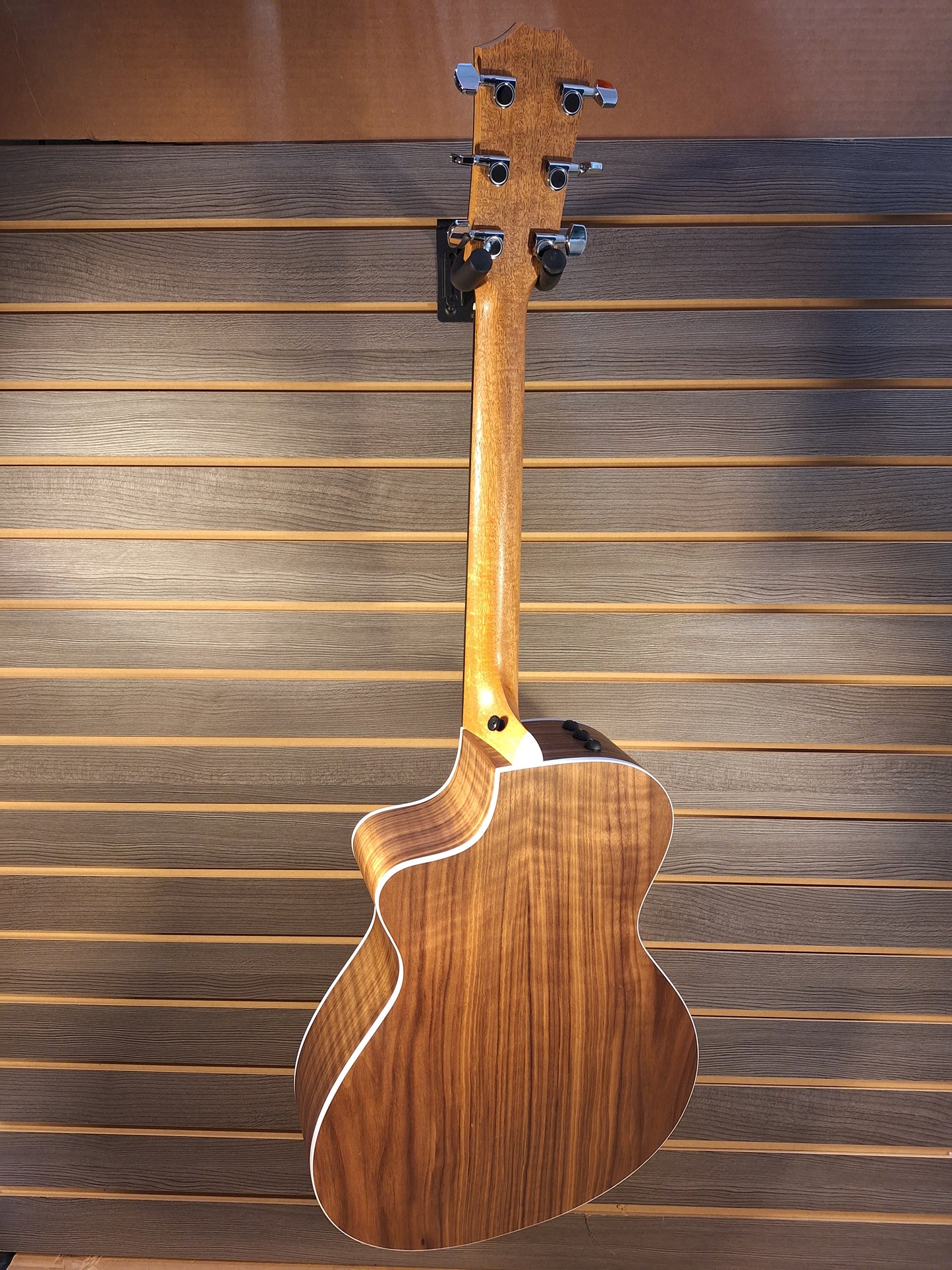 Taylor 212ce AcousticElectric Guitar With Gig Bag