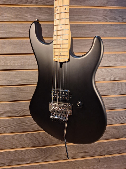 Kramer '84 Intruder Satin Black With Premium Gig Bag