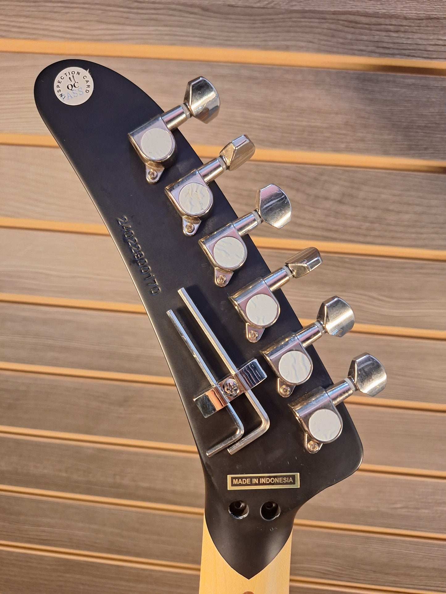 Kramer '84 Intruder Satin Black With Premium Gig Bag
