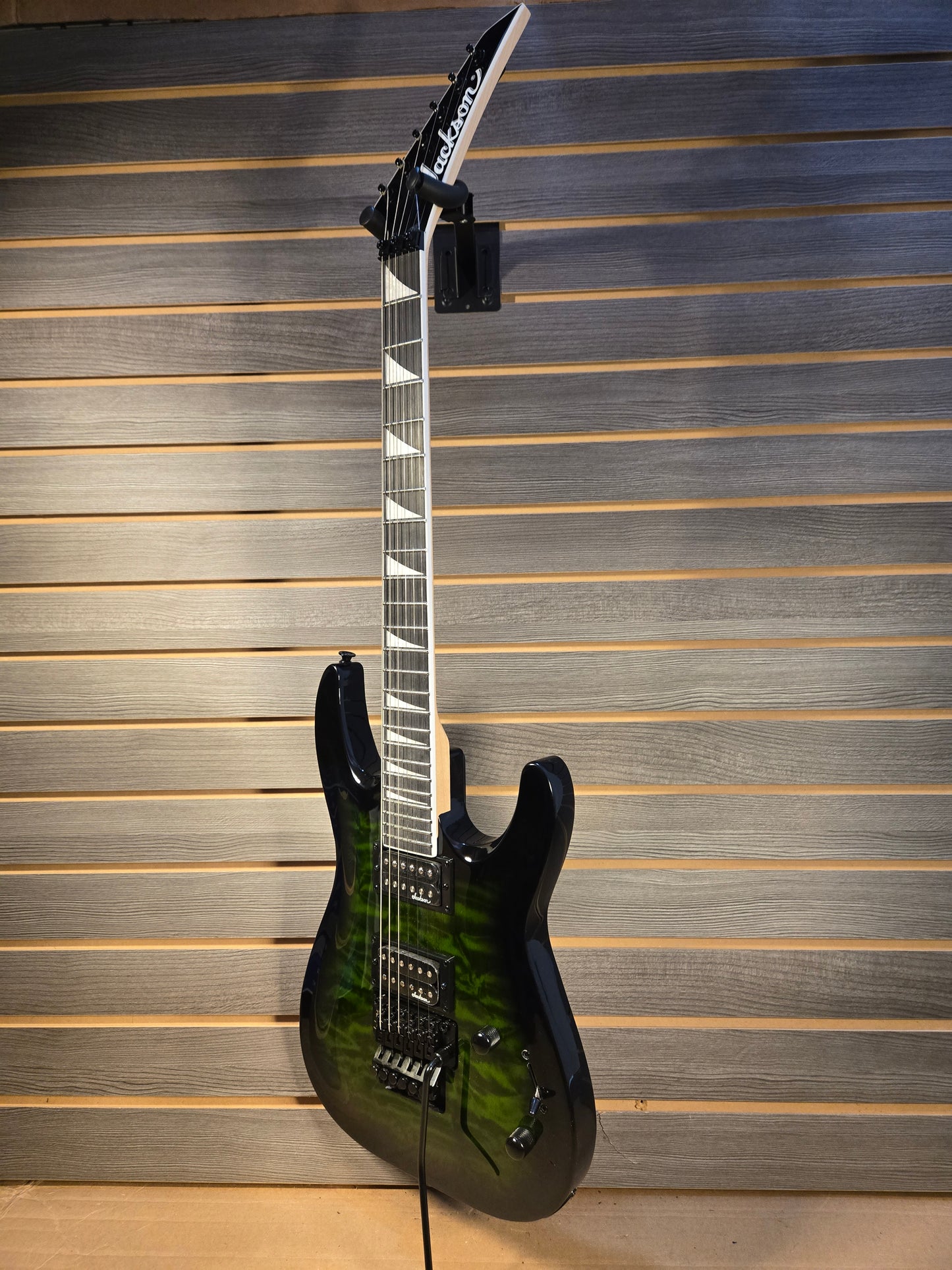 Used Jackson JS32Q DKA Green Burst