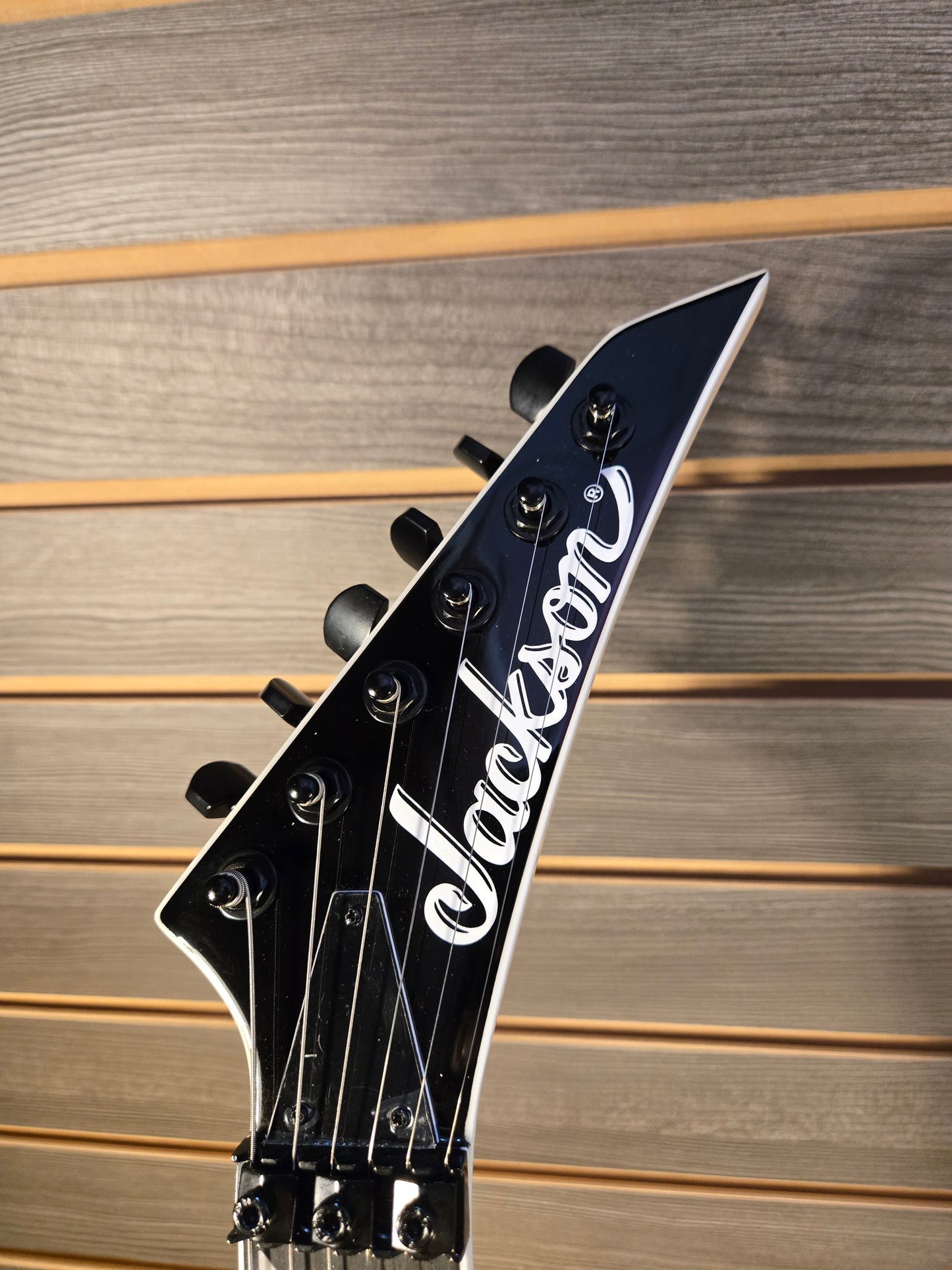 Used Jackson JS32Q DKA Green Burst