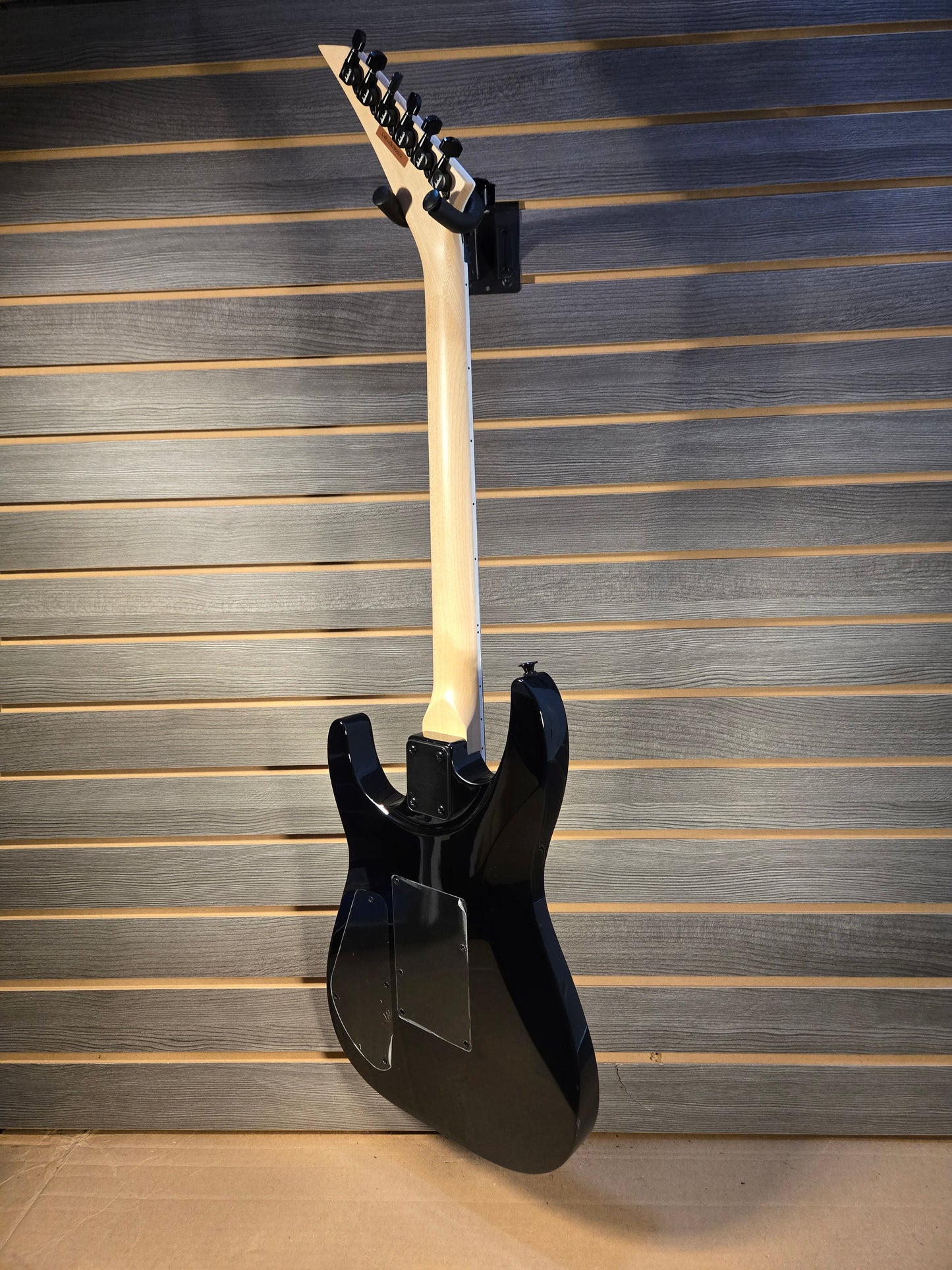 Used Jackson JS32Q DKA Green Burst