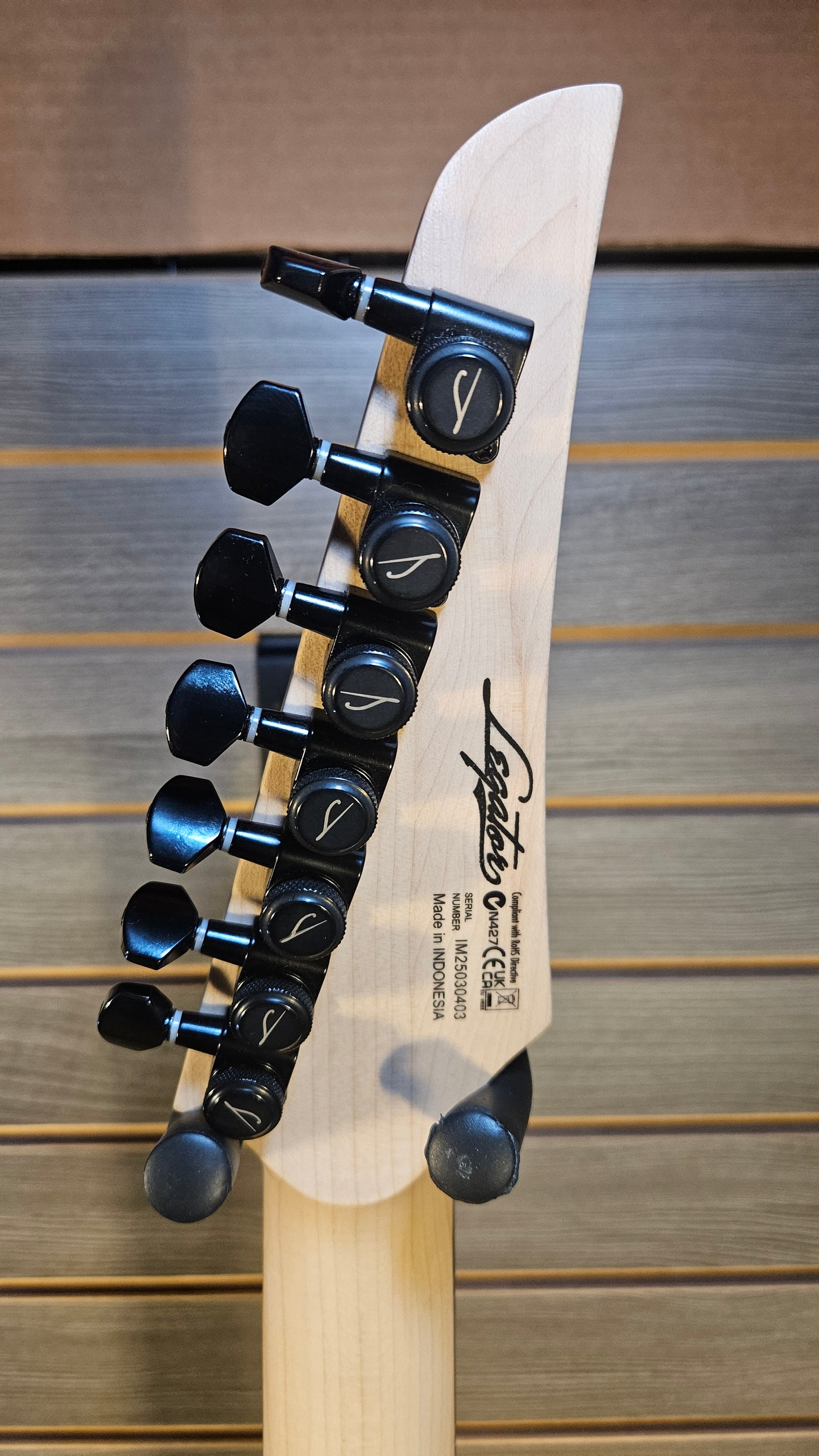 Legator N7FSS-DV