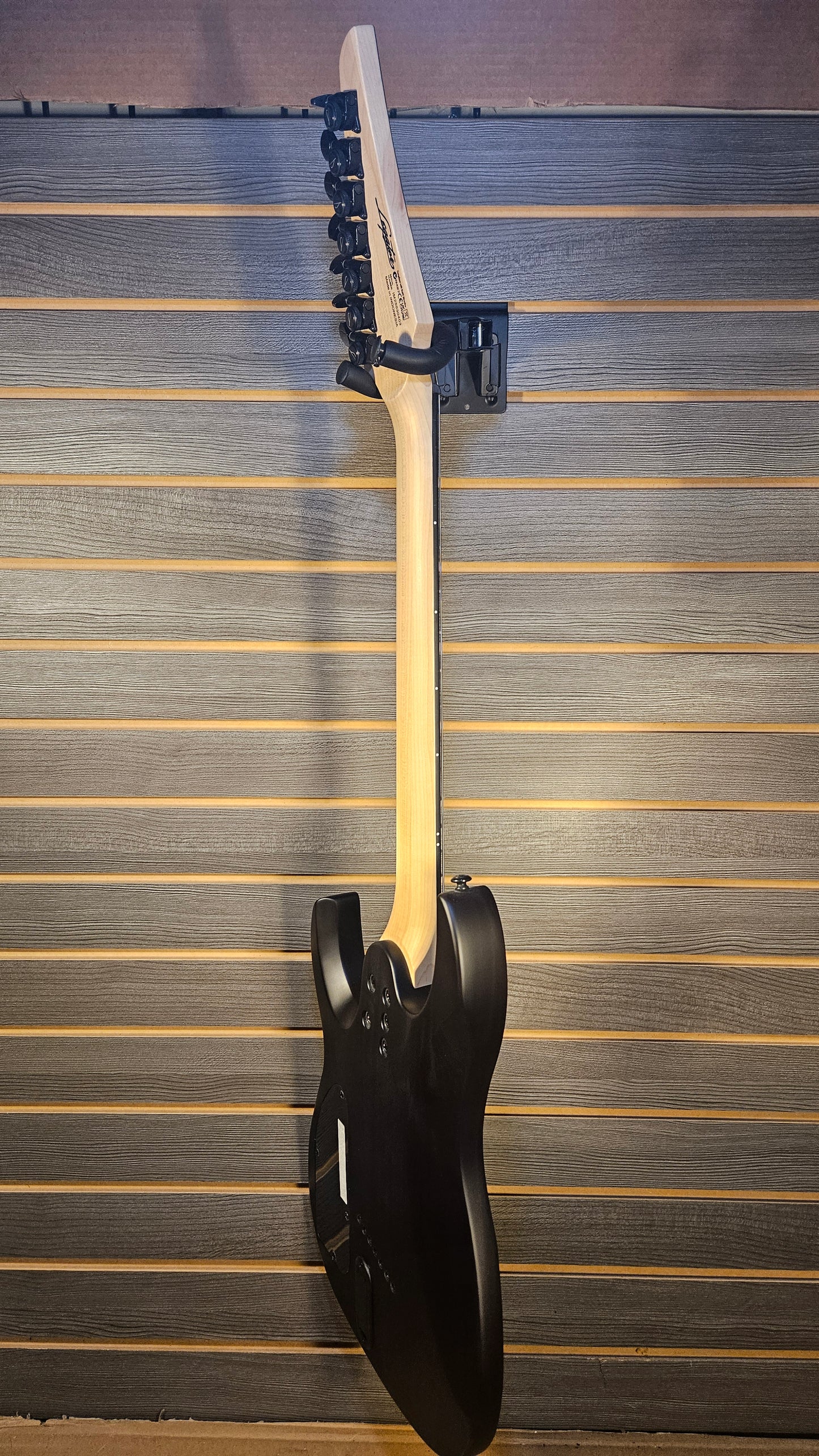 Legator N7FSS-DV