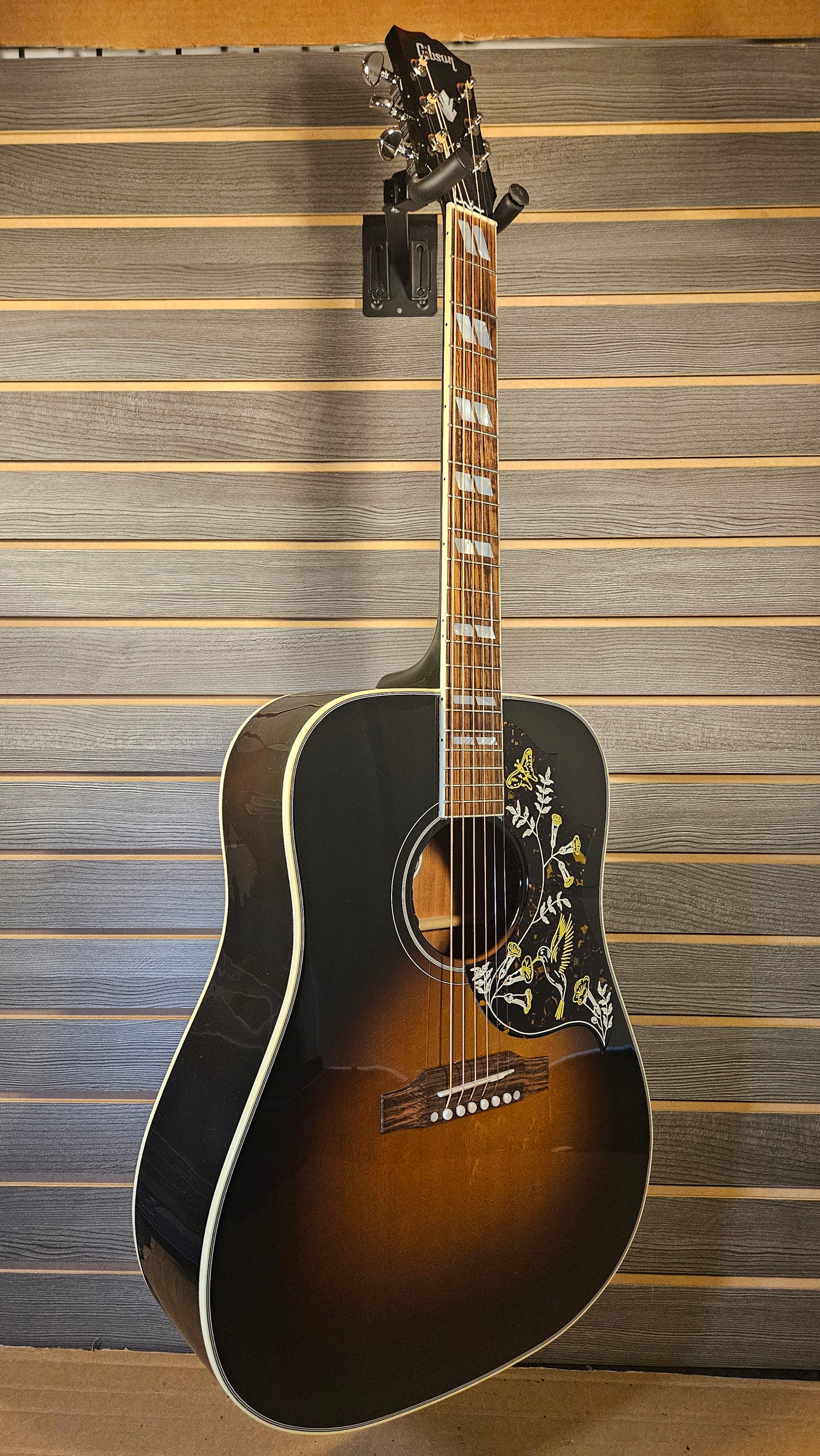 Gibson Hummingbird Standard Vintage Sunburst Acoustic Electric Guitar With Hard Case
