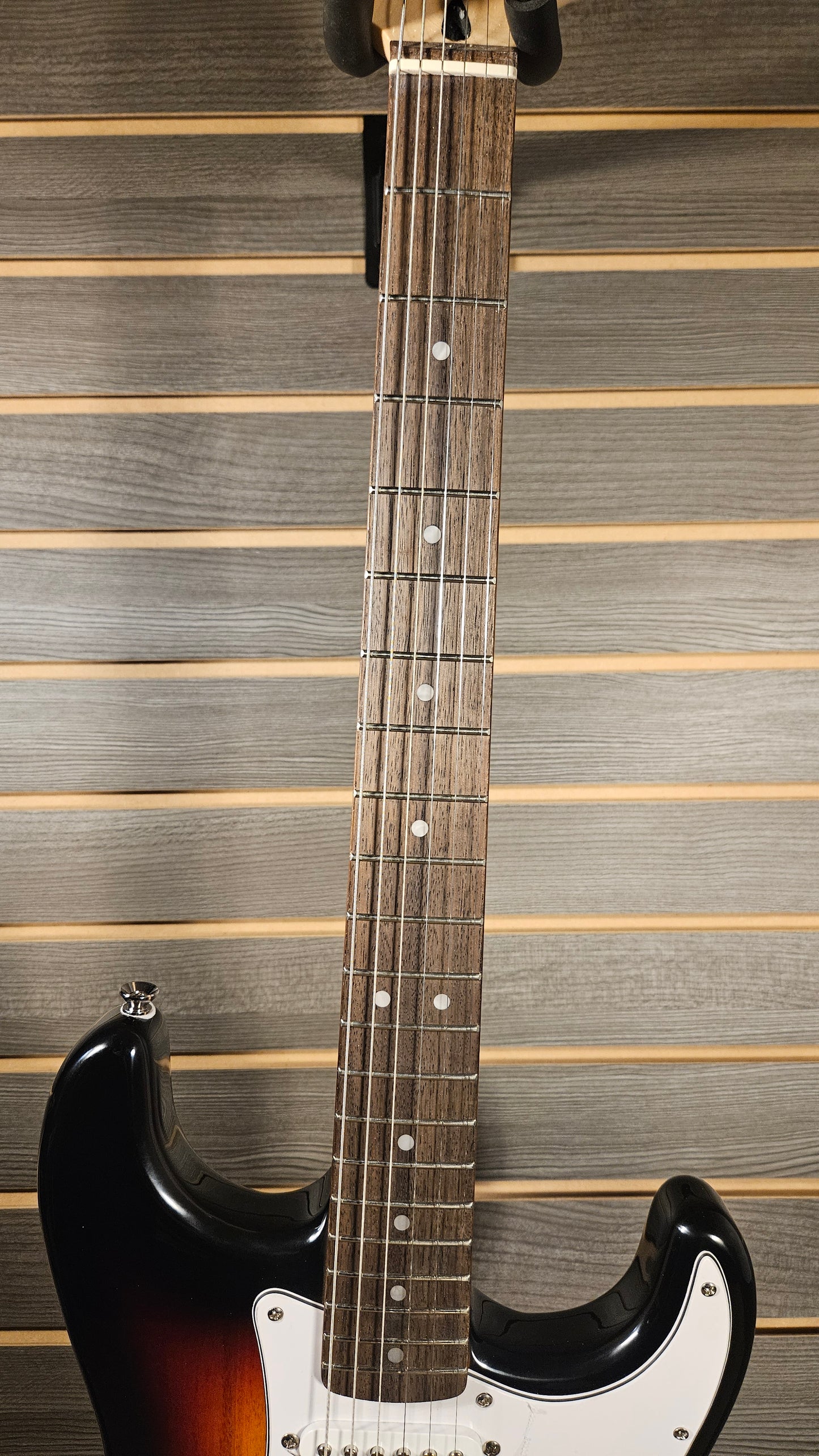 "USED" Squier AFF STRAT LRL WPG 3TS Electric Guitar