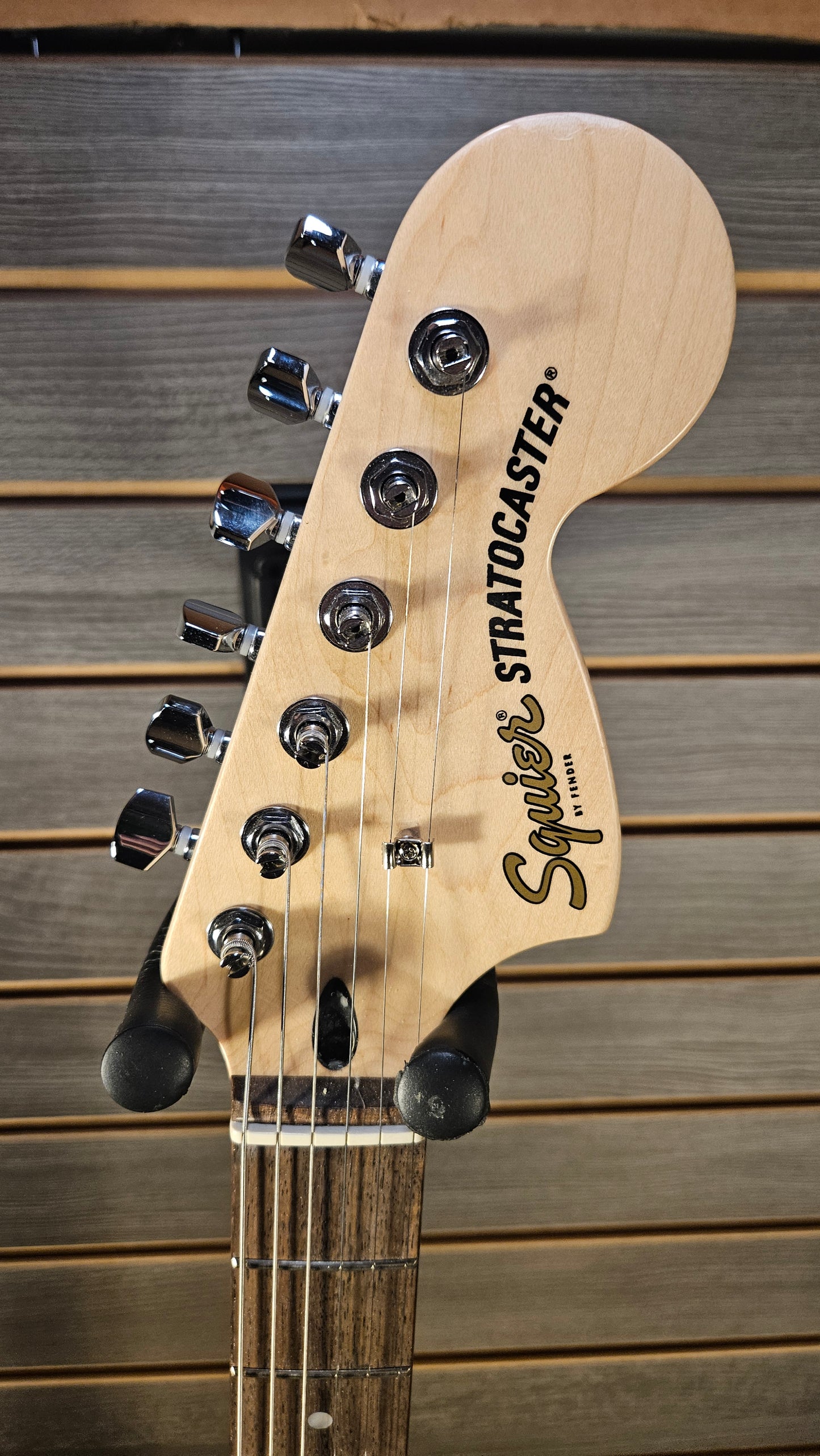 "USED" Squier AFF STRAT LRL WPG 3TS Electric Guitar