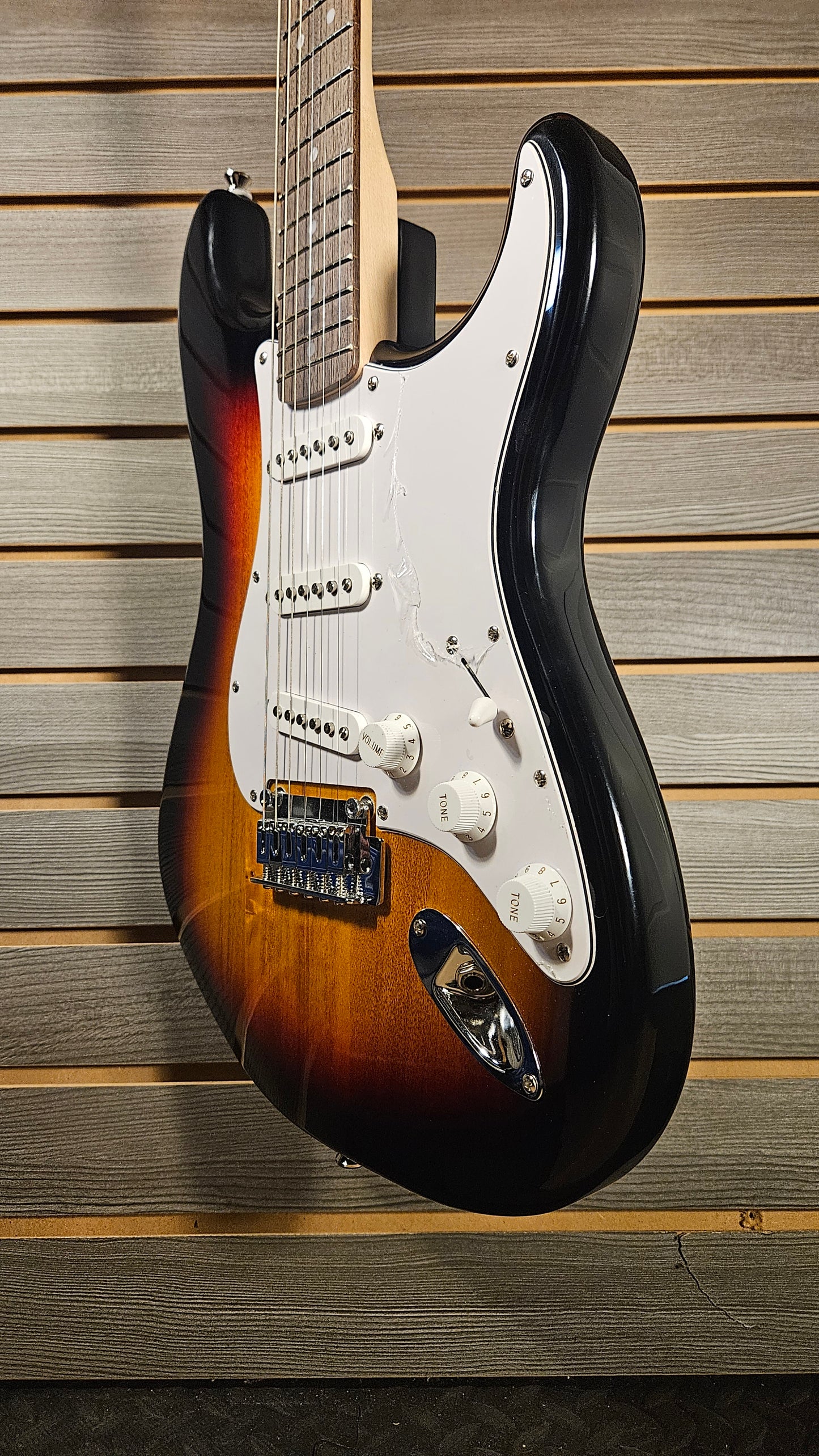 "USED" Squier AFF STRAT LRL WPG 3TS Electric Guitar