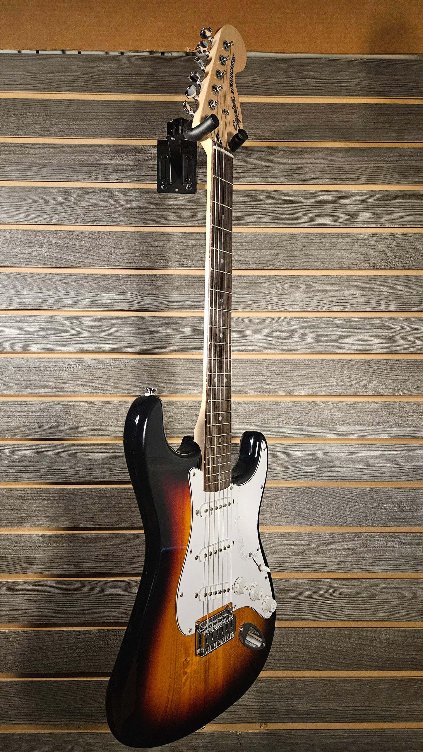 "USED" Squier AFF STRAT LRL WPG 3TS Electric Guitar