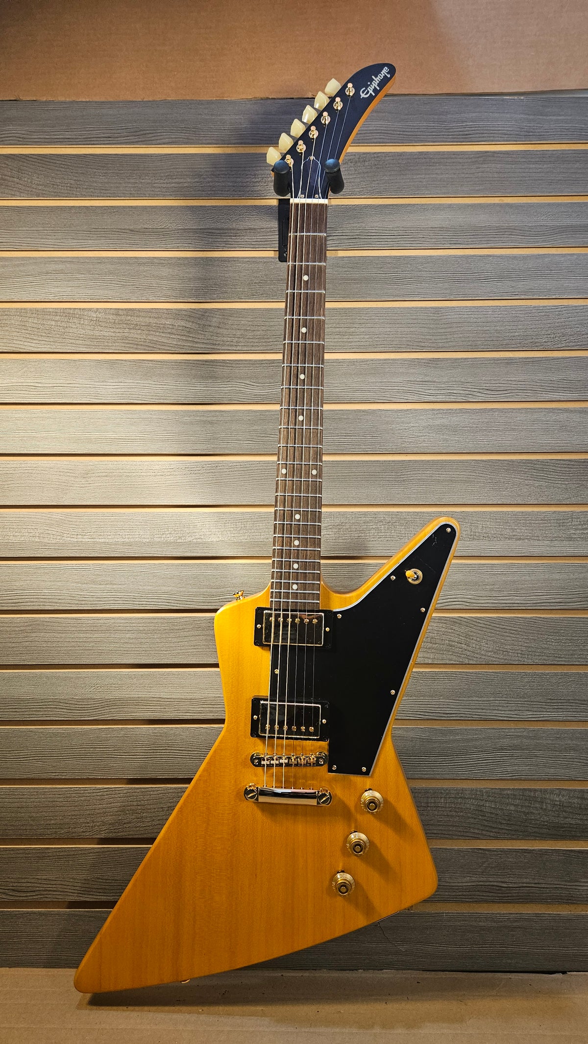 Epiphone 1958 Korina Explorer Black Pick Guard With Hard Case
