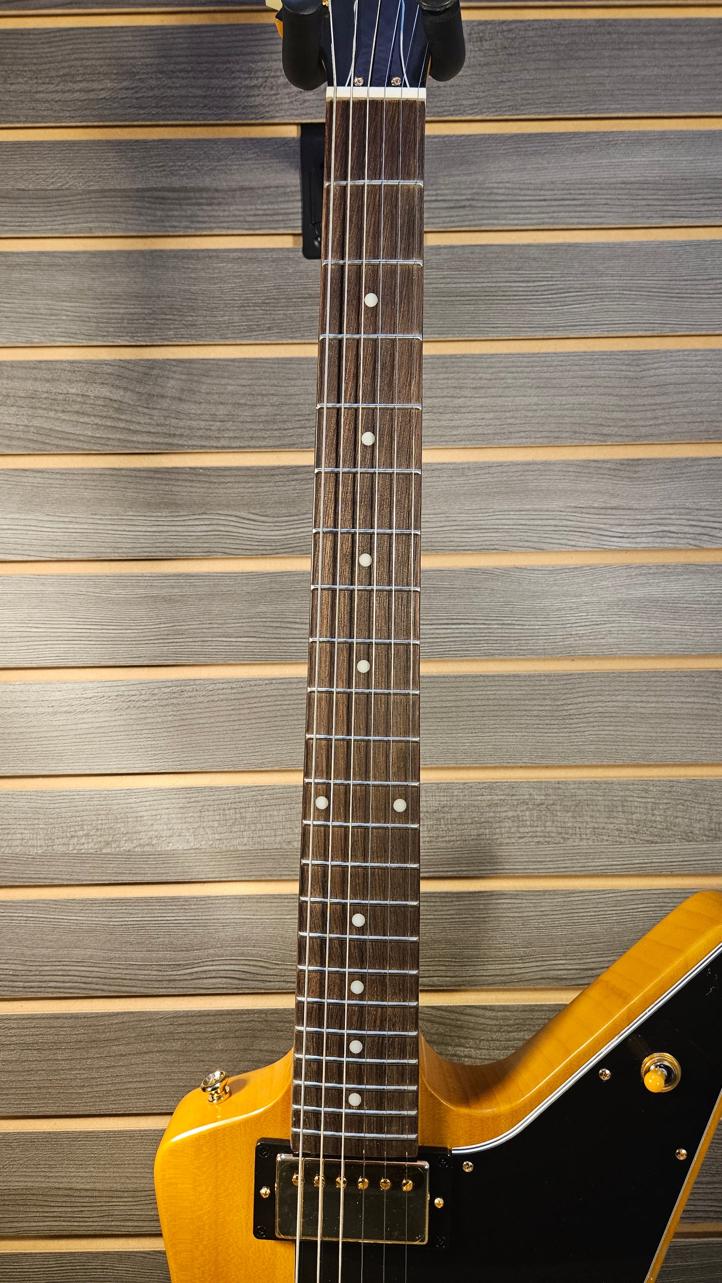 Epiphone 1958 Korina Explorer Black Pick Guard With Hard Case