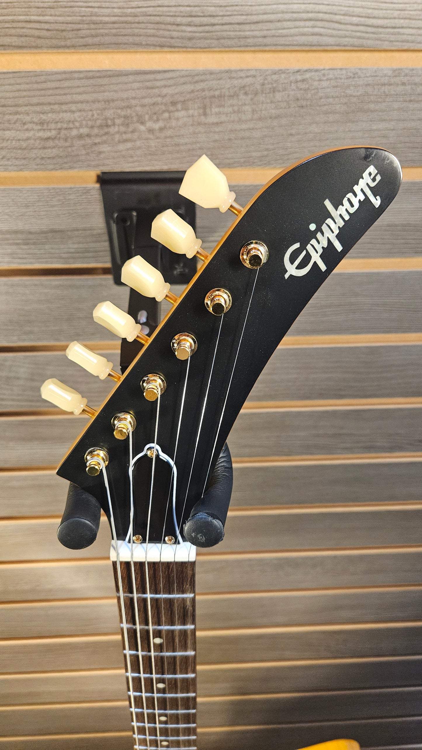 Epiphone 1958 Korina Explorer Black Pick Guard With Hard Case