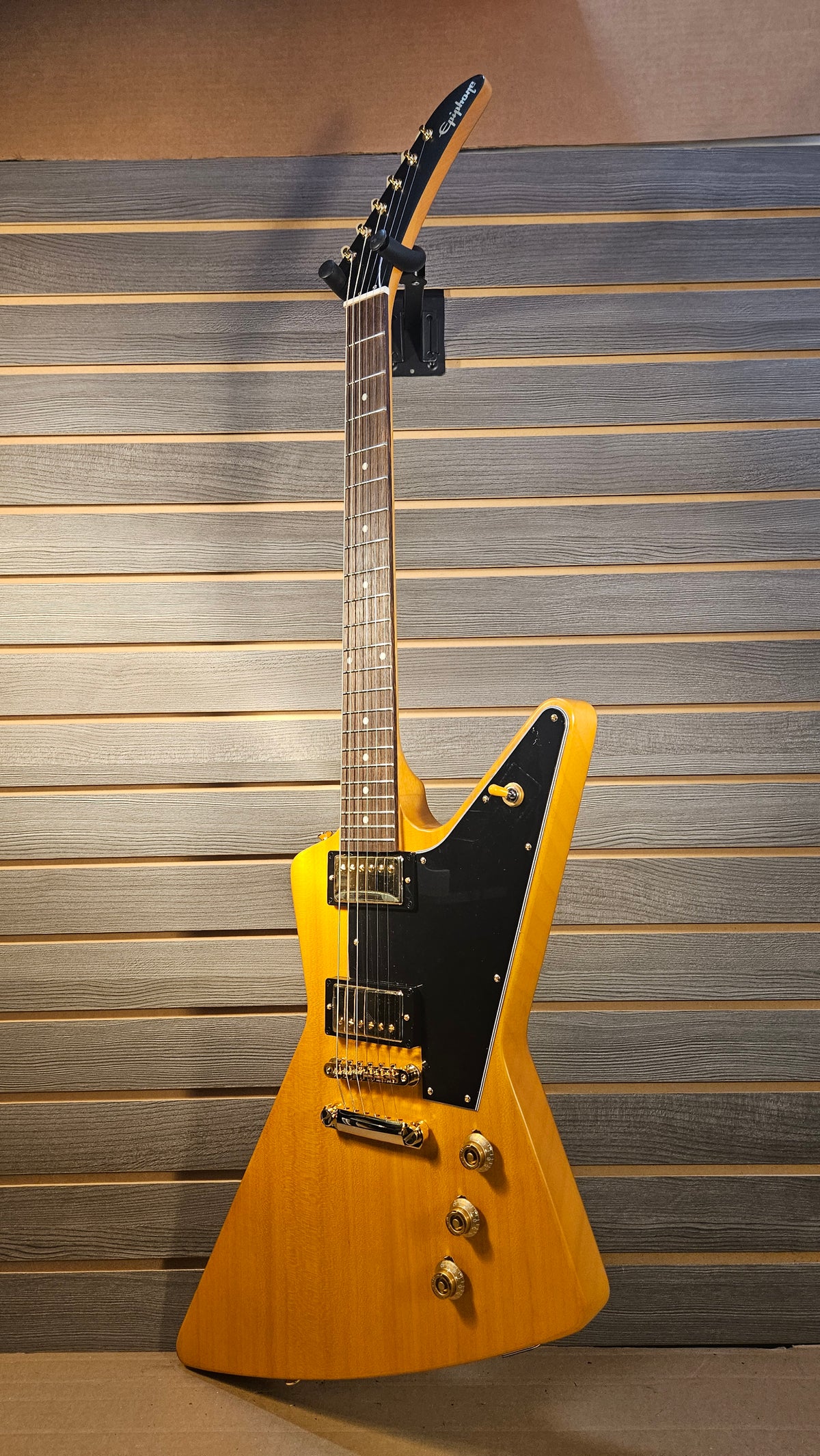 Epiphone 1958 Korina Explorer Black Pick Guard With Hard Case