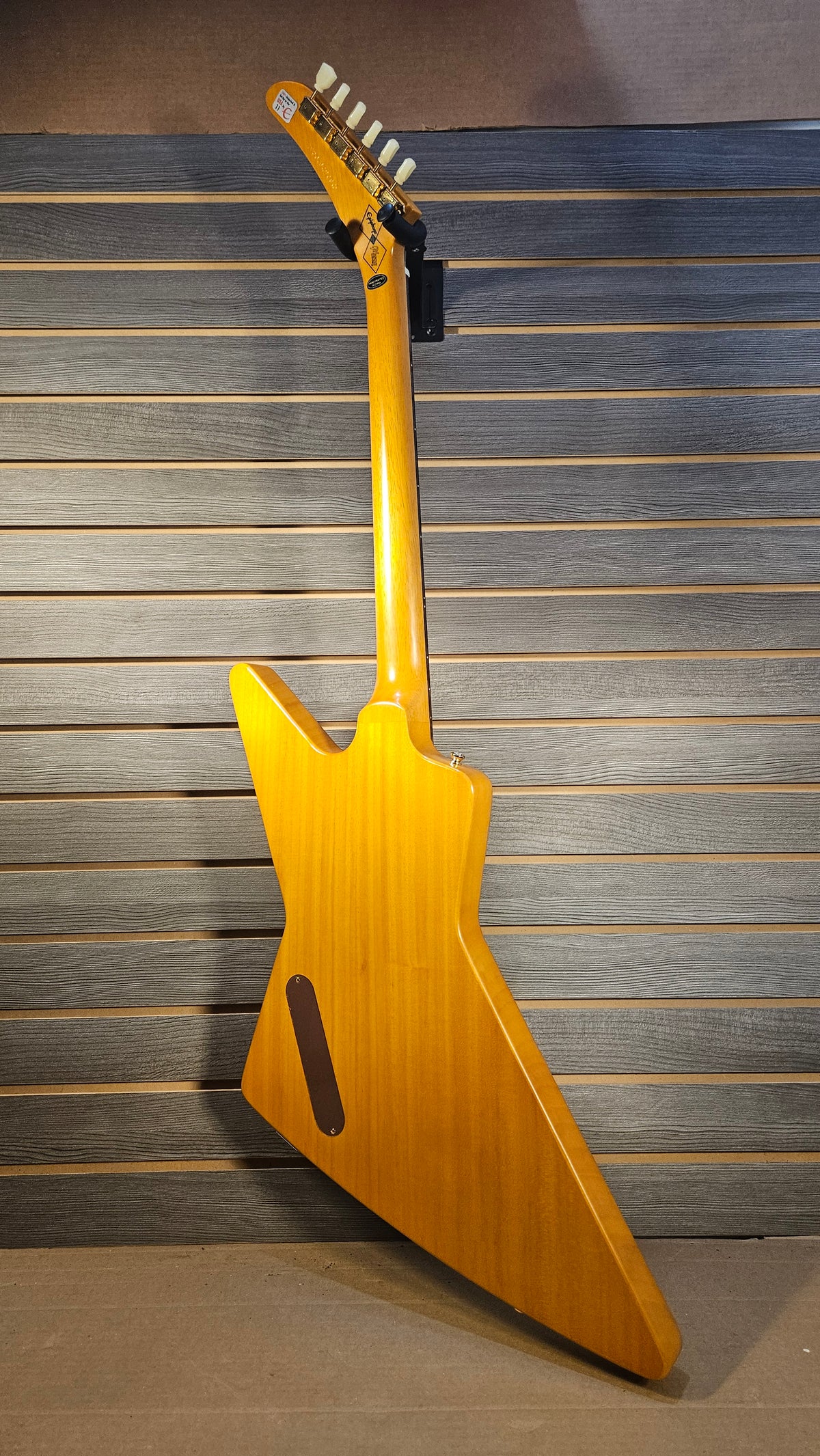 Epiphone 1958 Korina Explorer Black Pick Guard With Hard Case