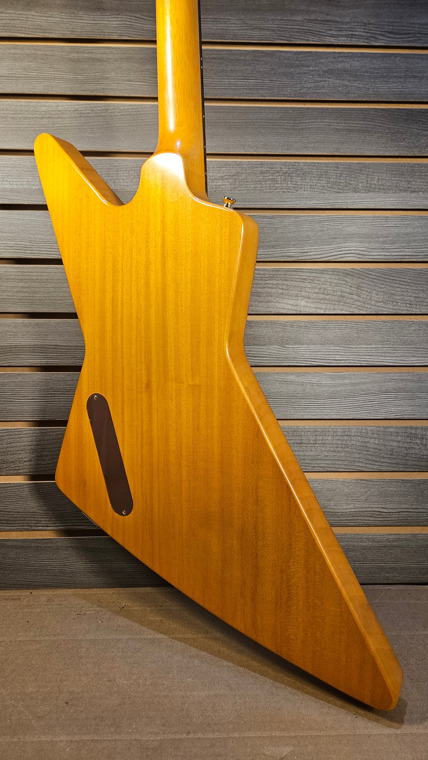 Epiphone 1958 Korina Explorer Black Pick Guard With Hard Case