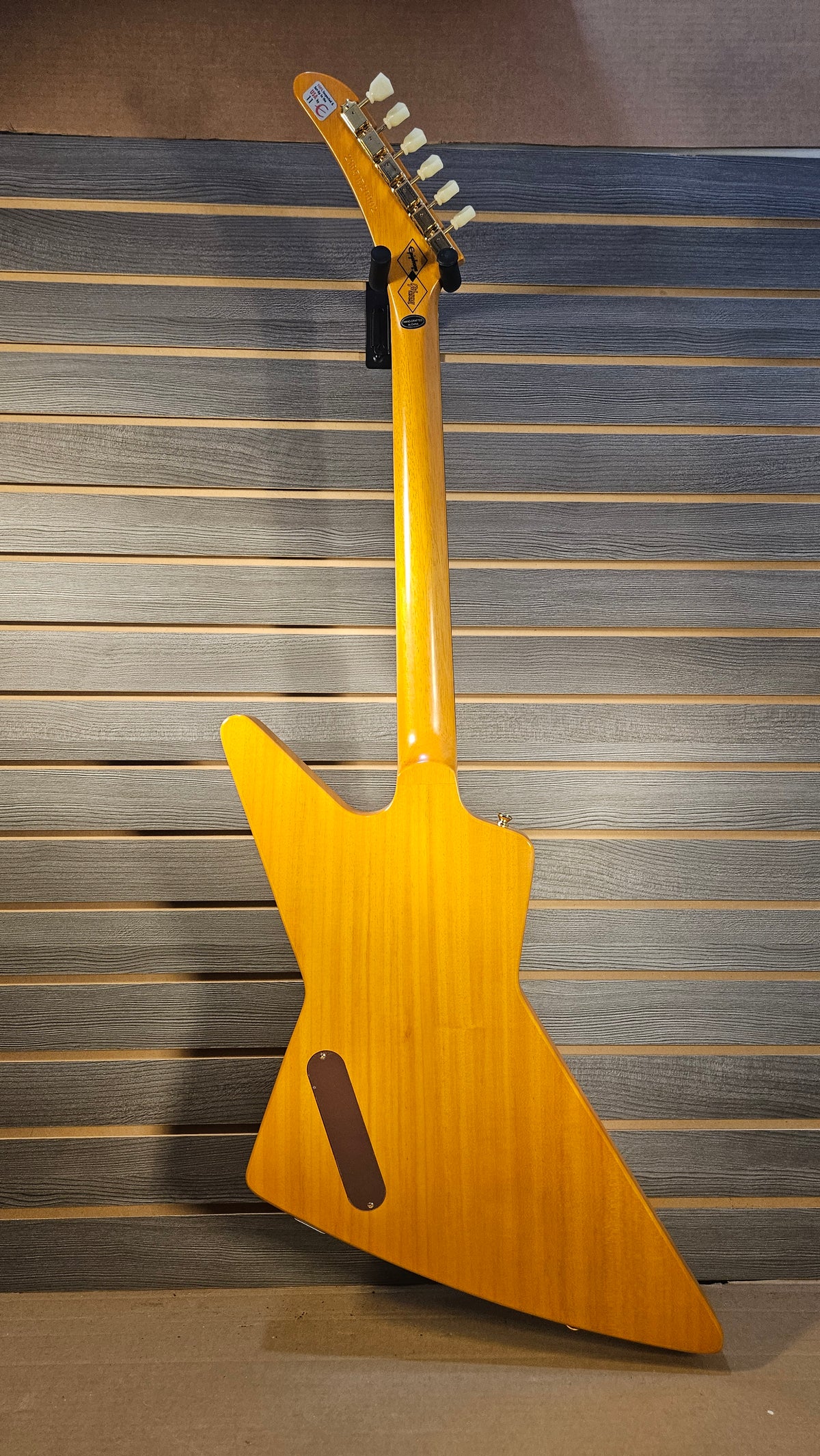 Epiphone 1958 Korina Explorer Black Pick Guard With Hard Case