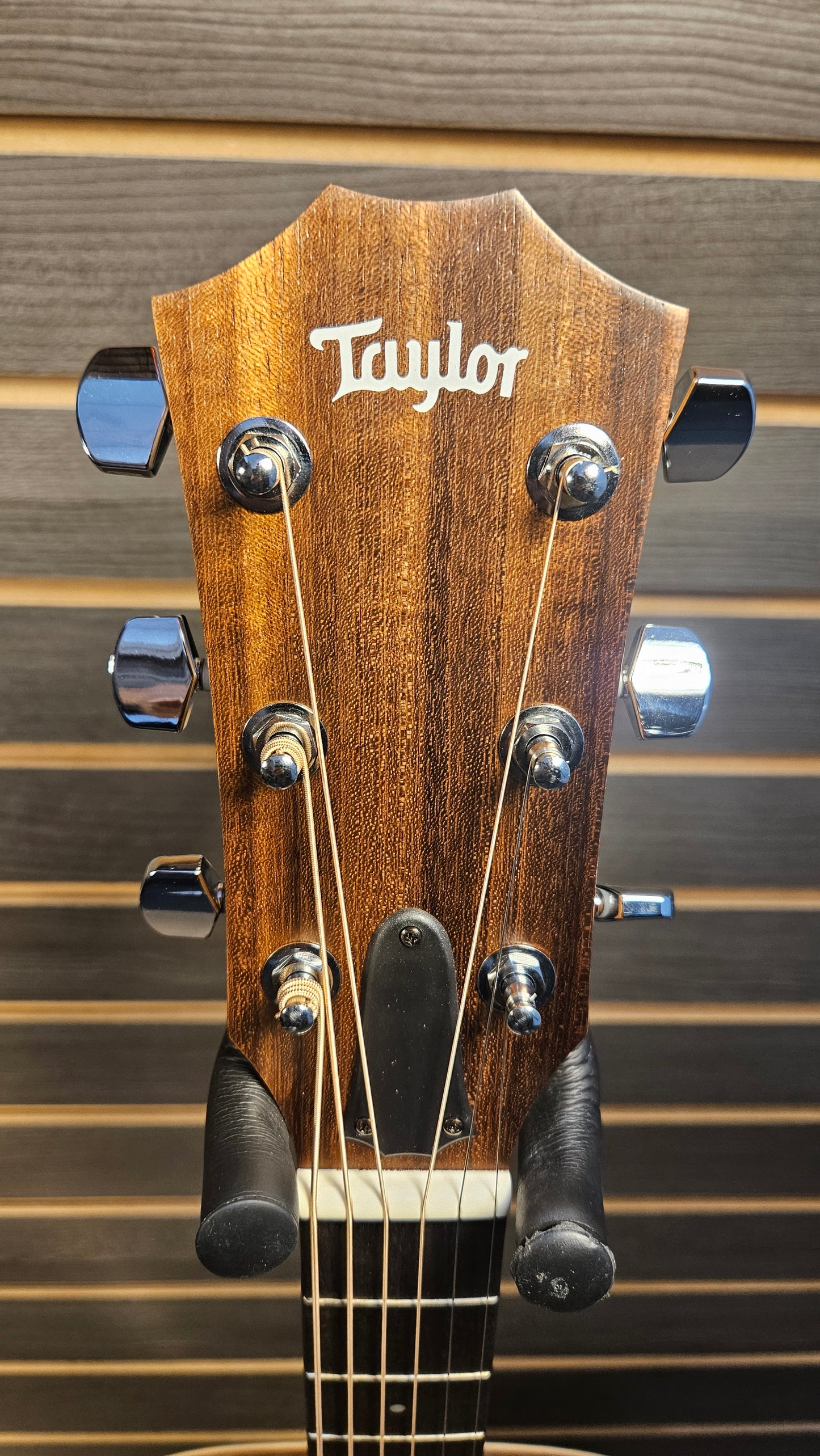 Taylor Academy 12e, Walnut Spruce Acoustic Guitar