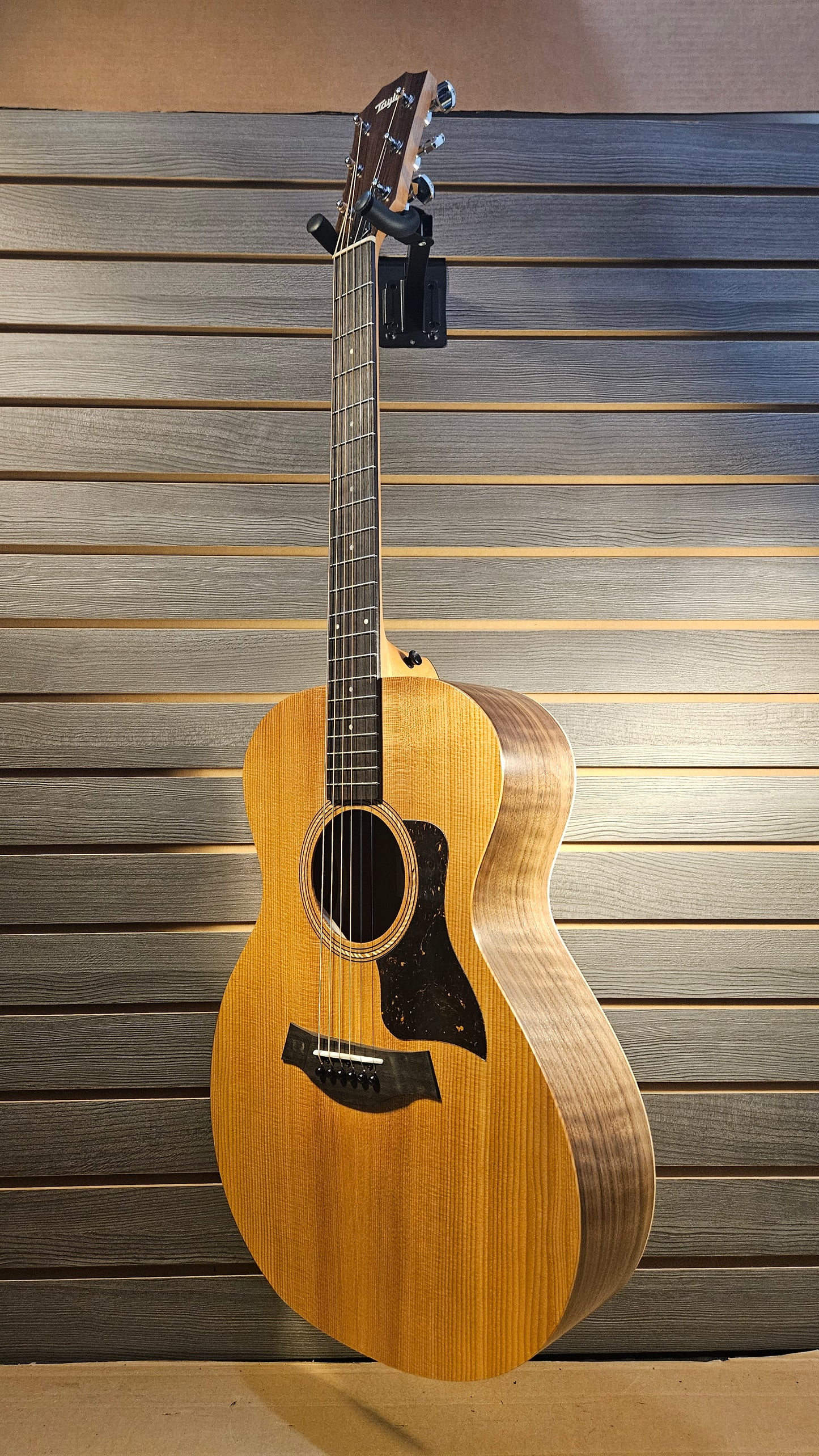 Taylor Academy 12e, Walnut Spruce Acoustic Guitar