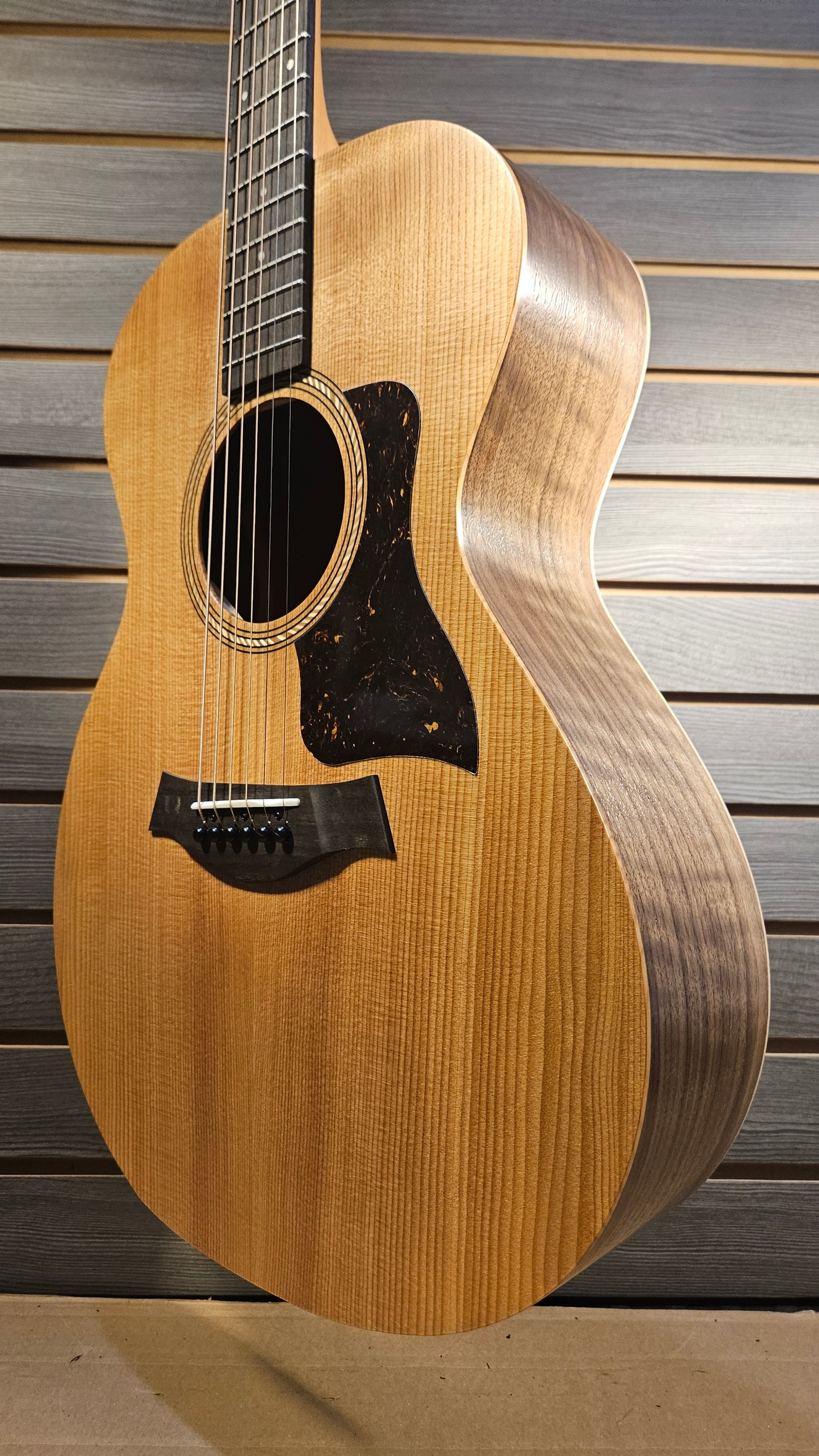 Taylor Academy 12e, Walnut Spruce Acoustic Guitar