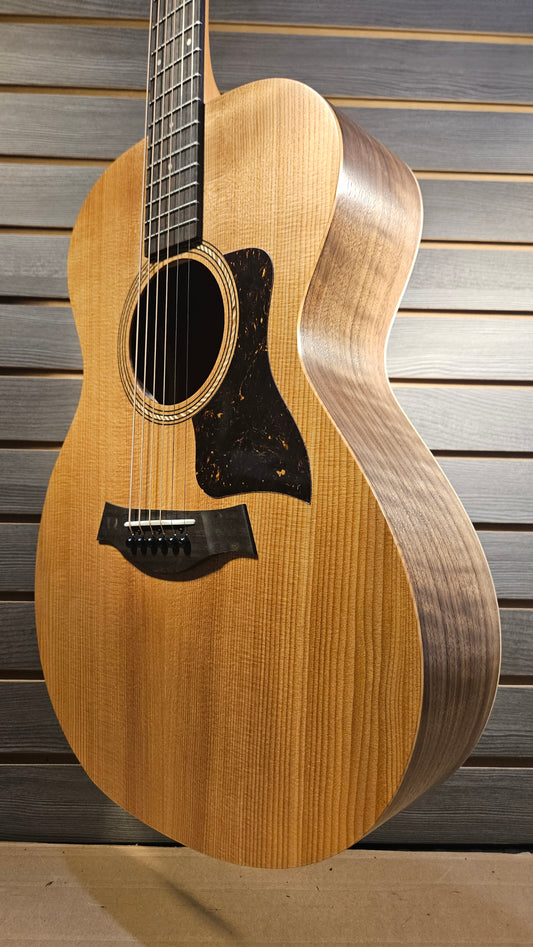 Taylor Academy 12e, Walnut Spruce Acoustic Guitar
