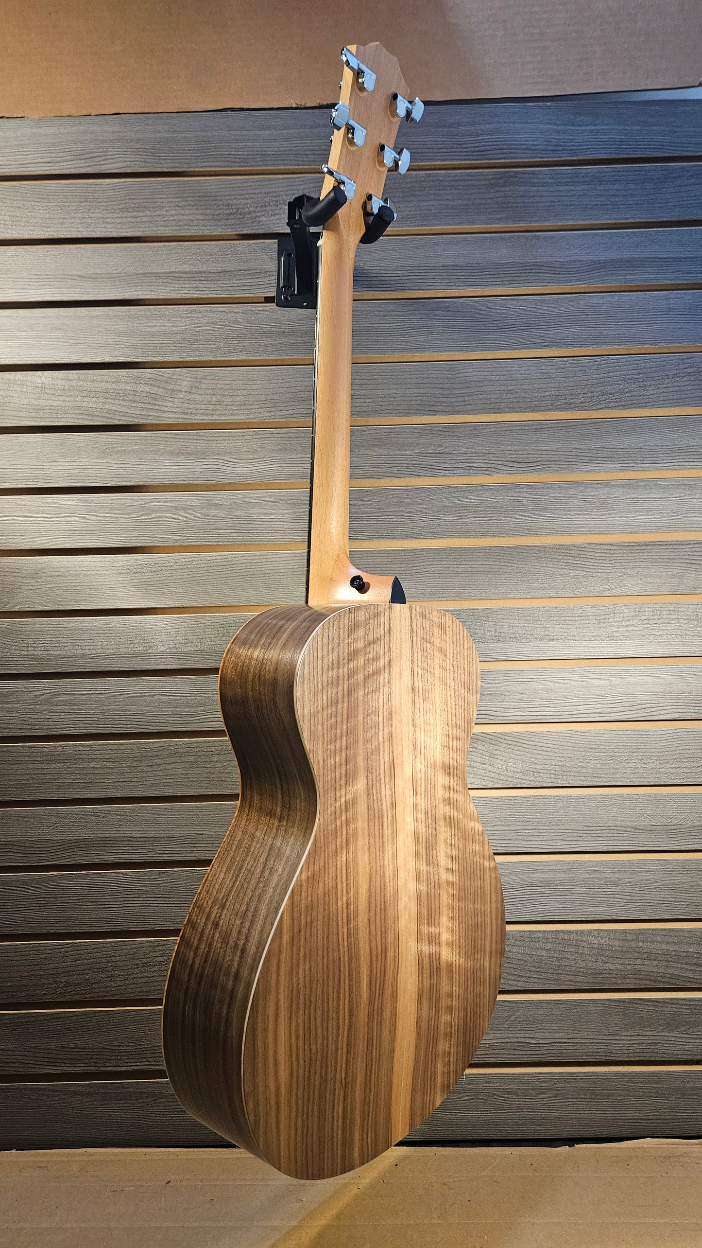 Taylor Academy 12e, Walnut Spruce Acoustic Guitar