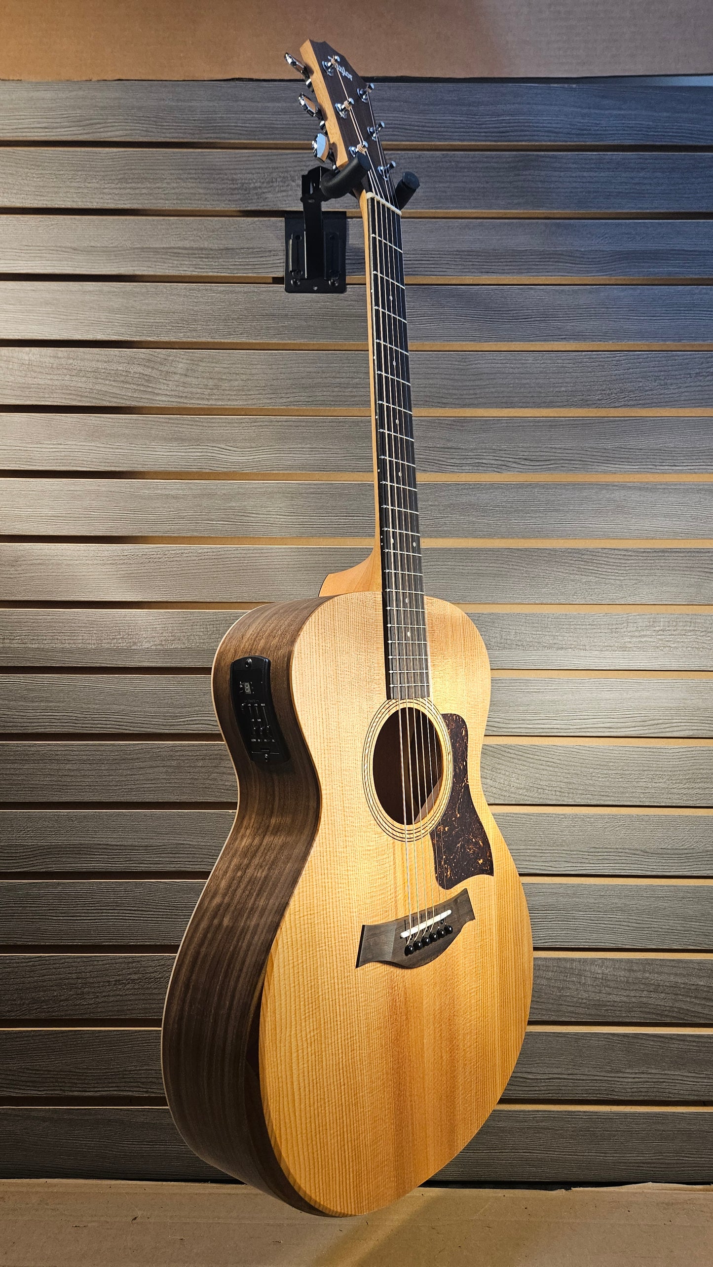 Taylor Academy 12e, Walnut Spruce Acoustic Guitar