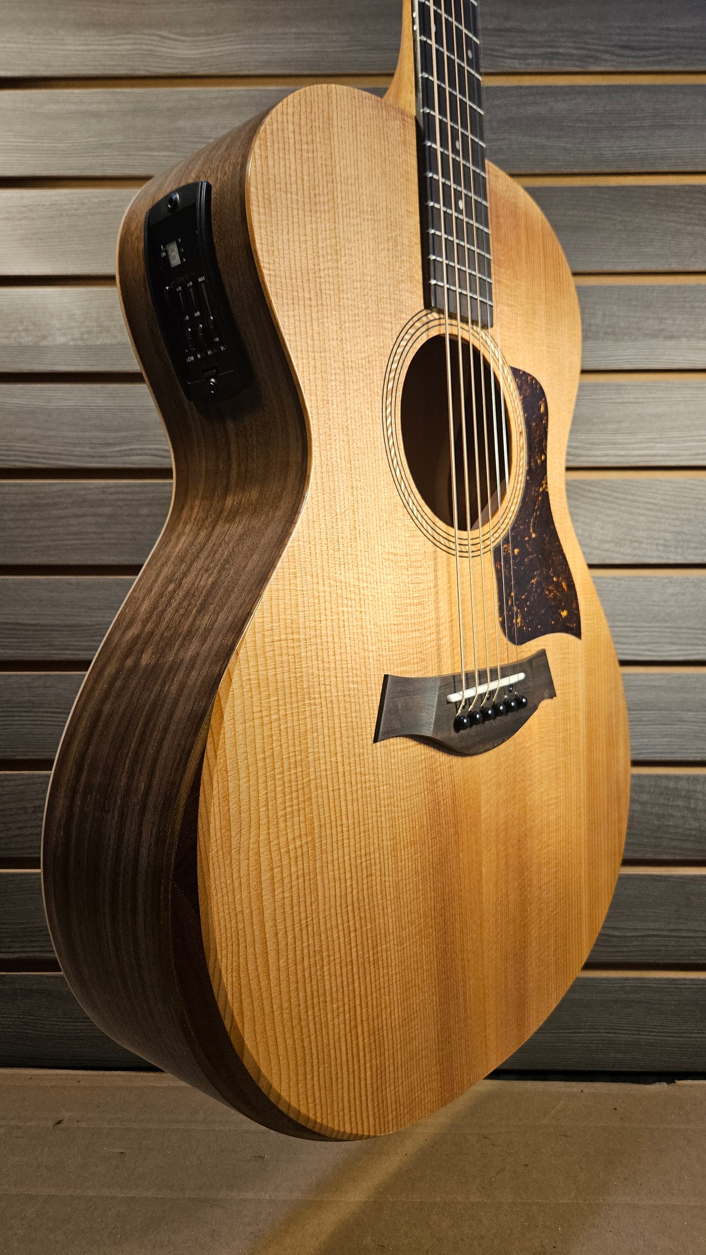 Taylor Academy 12e, Walnut Spruce Acoustic Guitar