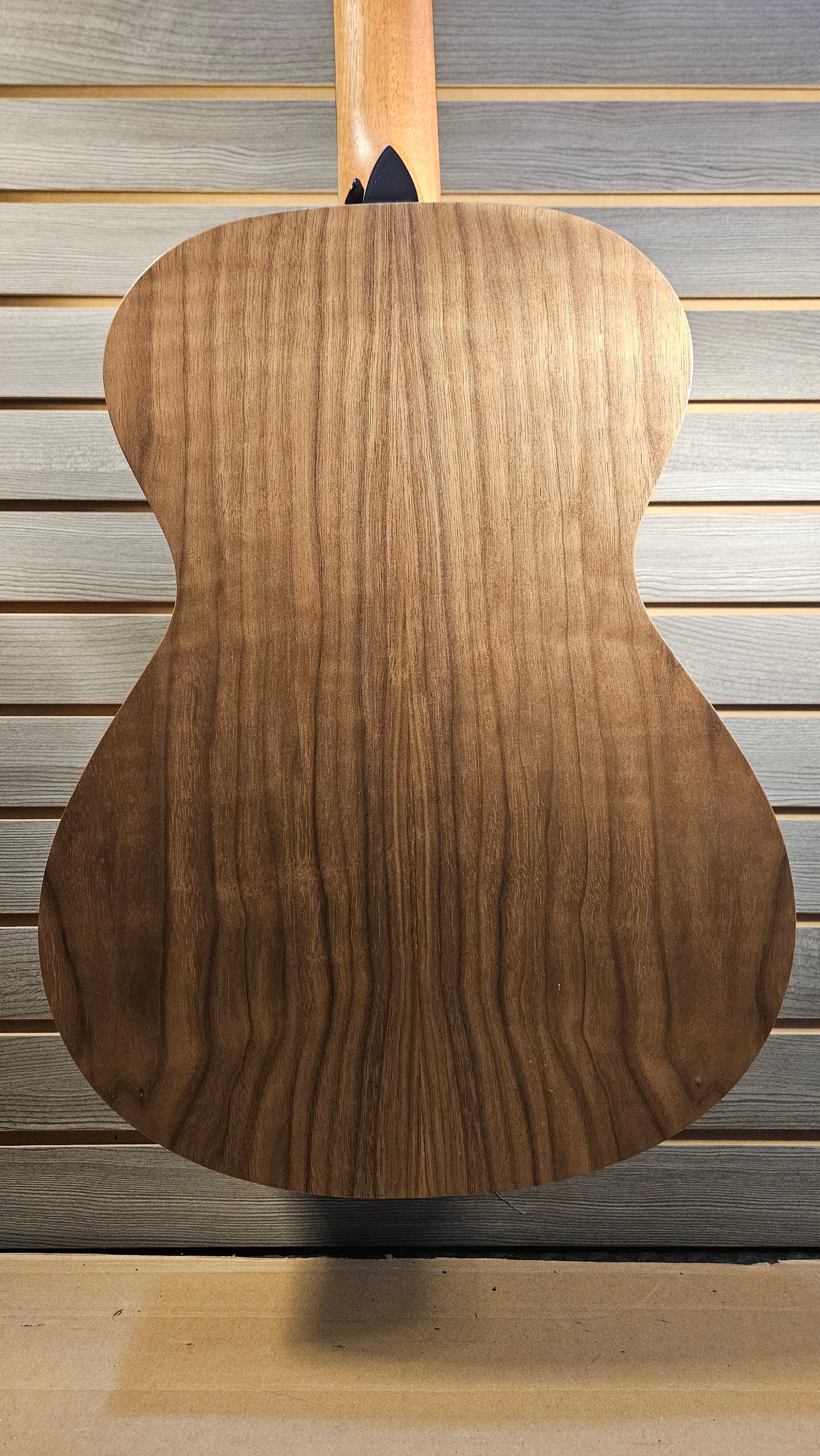 Taylor Academy 12e-n, Walnut/Spruce Nylon String Guitar