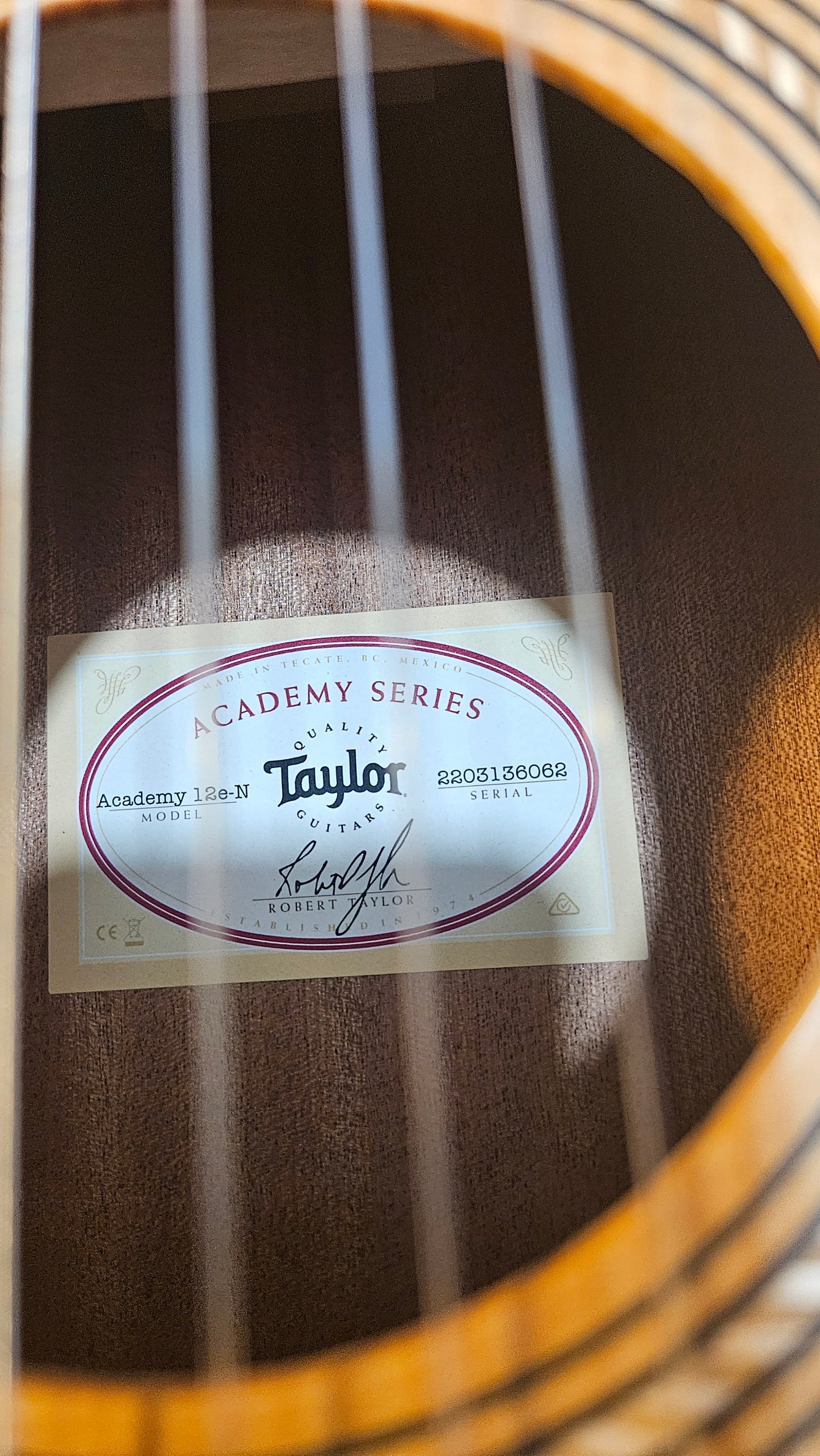 Taylor Academy 12e-n, Walnut/Spruce Nylon String Guitar