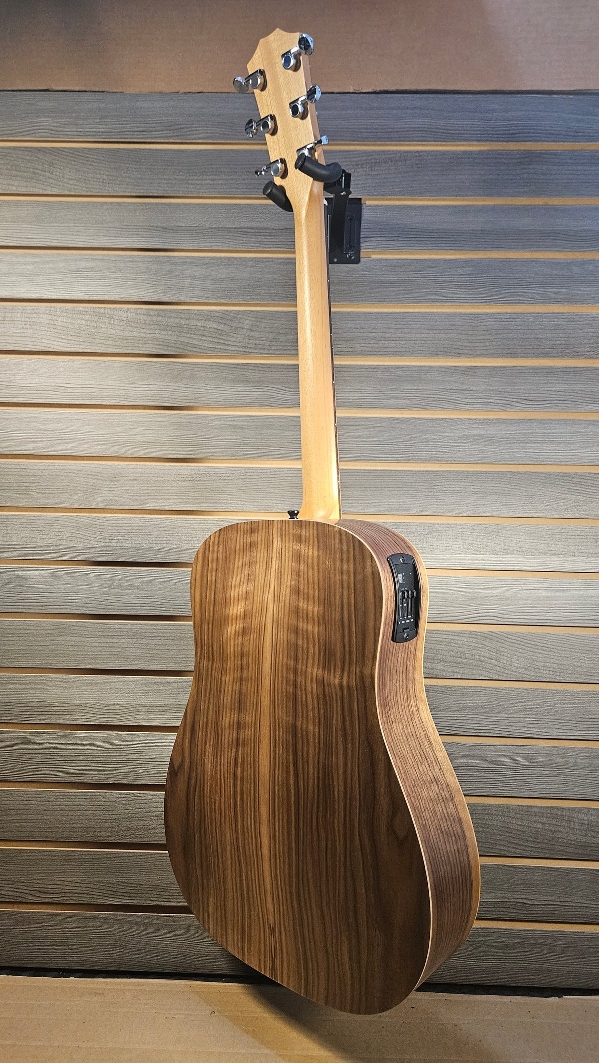 Taylor BBTe, Walnut Acoustic Guitar