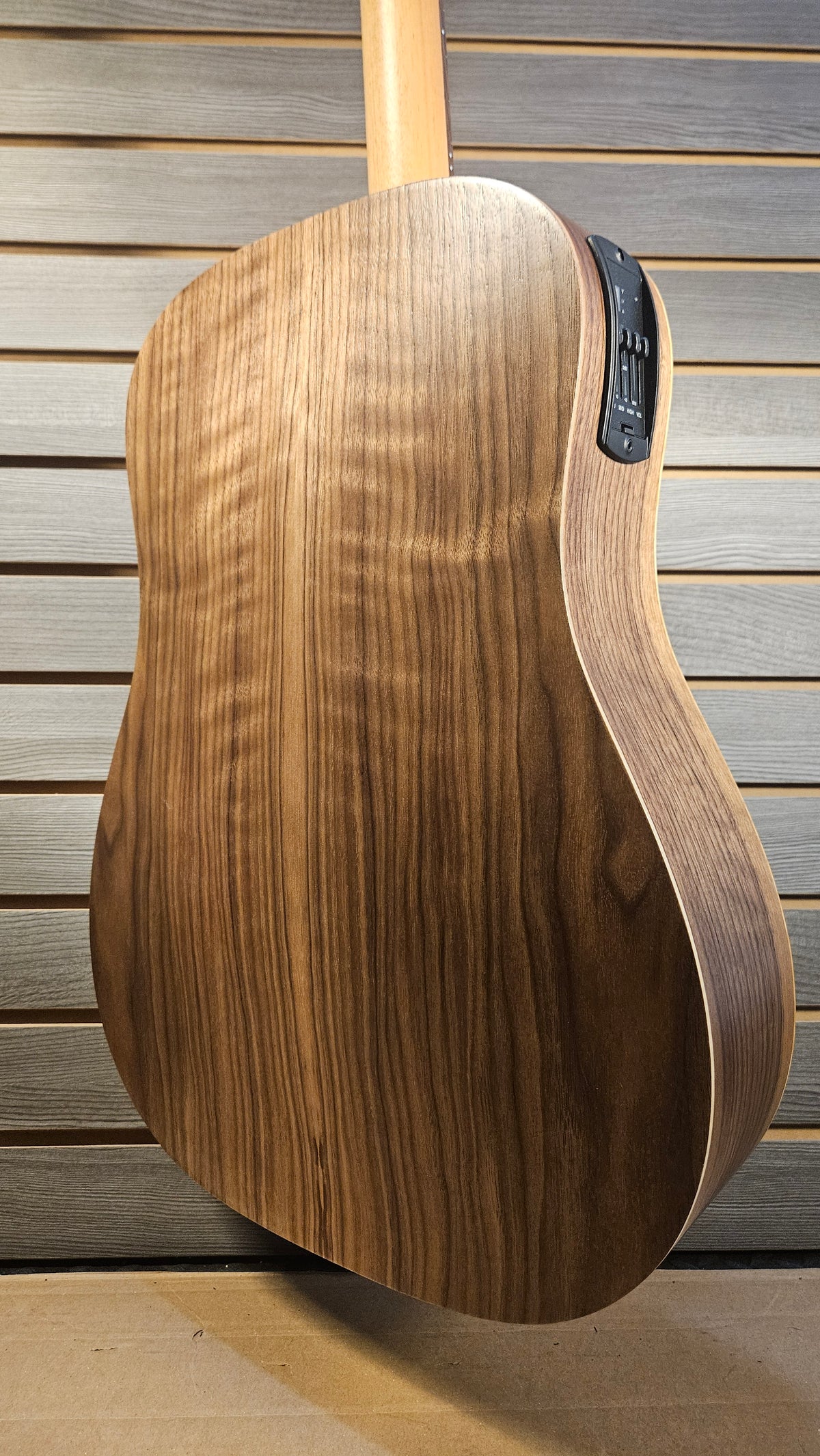 Taylor BBTe, Walnut Acoustic Guitar