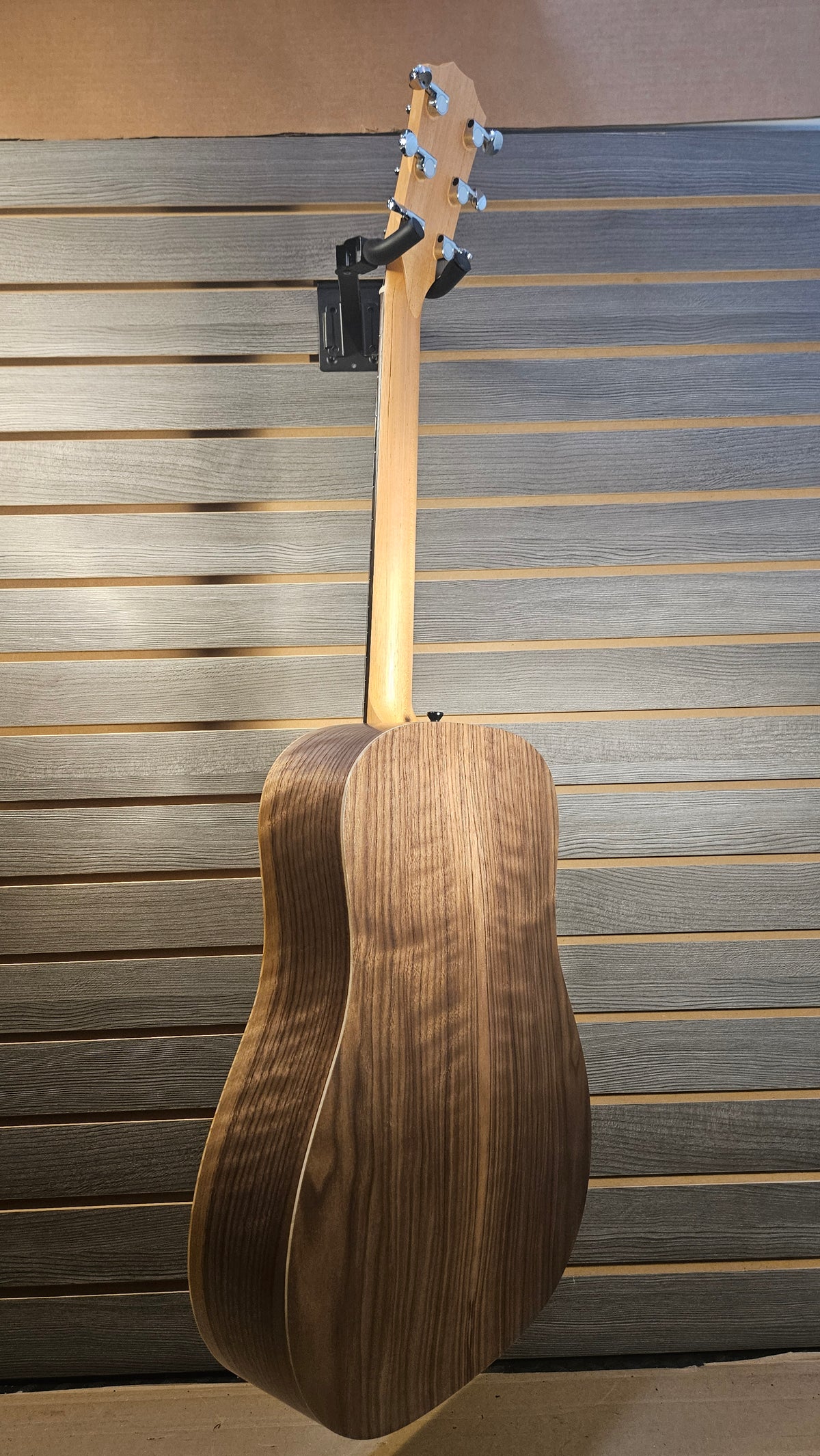 Taylor BBTe, Walnut Acoustic Guitar
