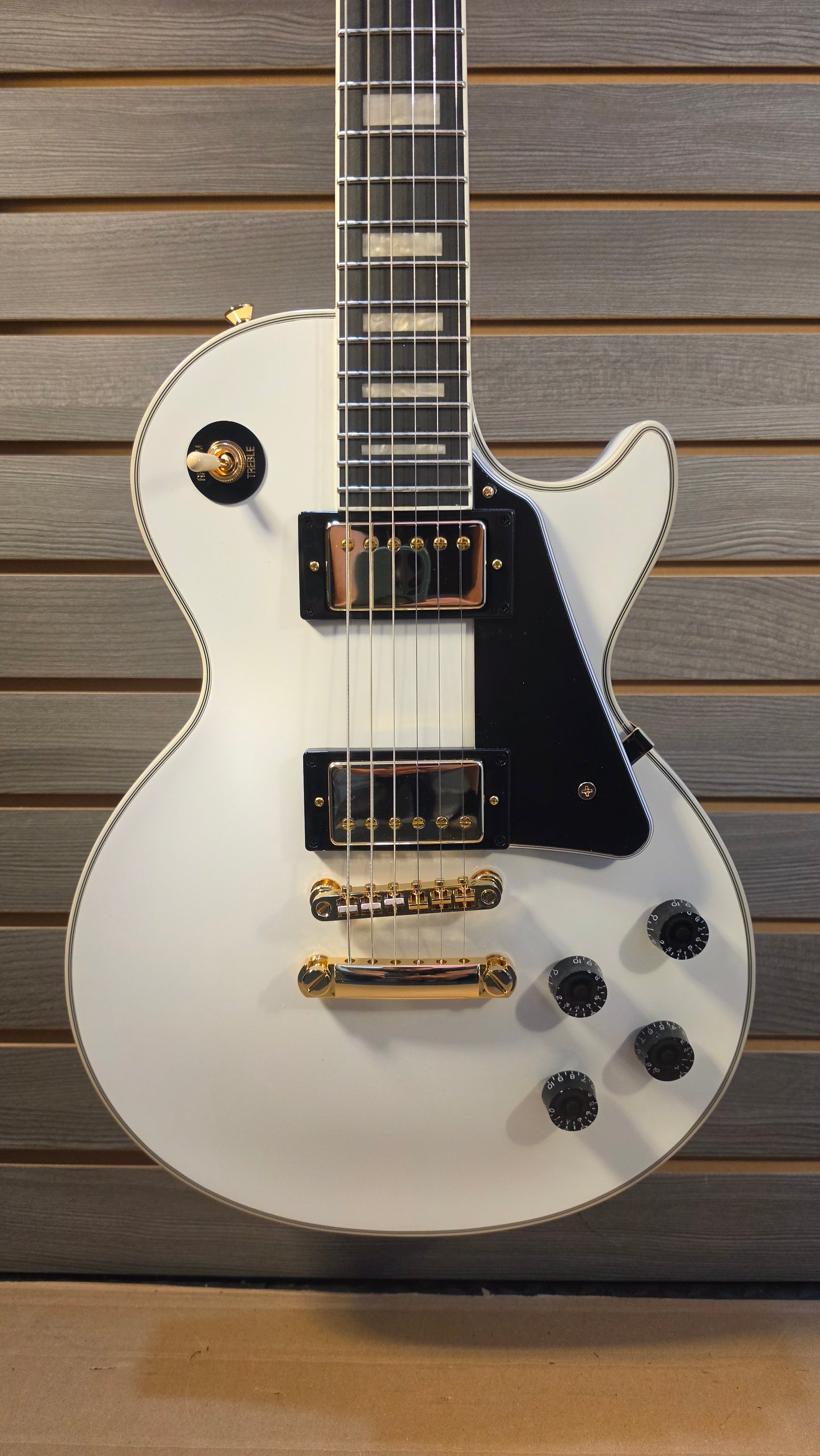 Epiphone Les Paul Custom White With Premium Gig Bag