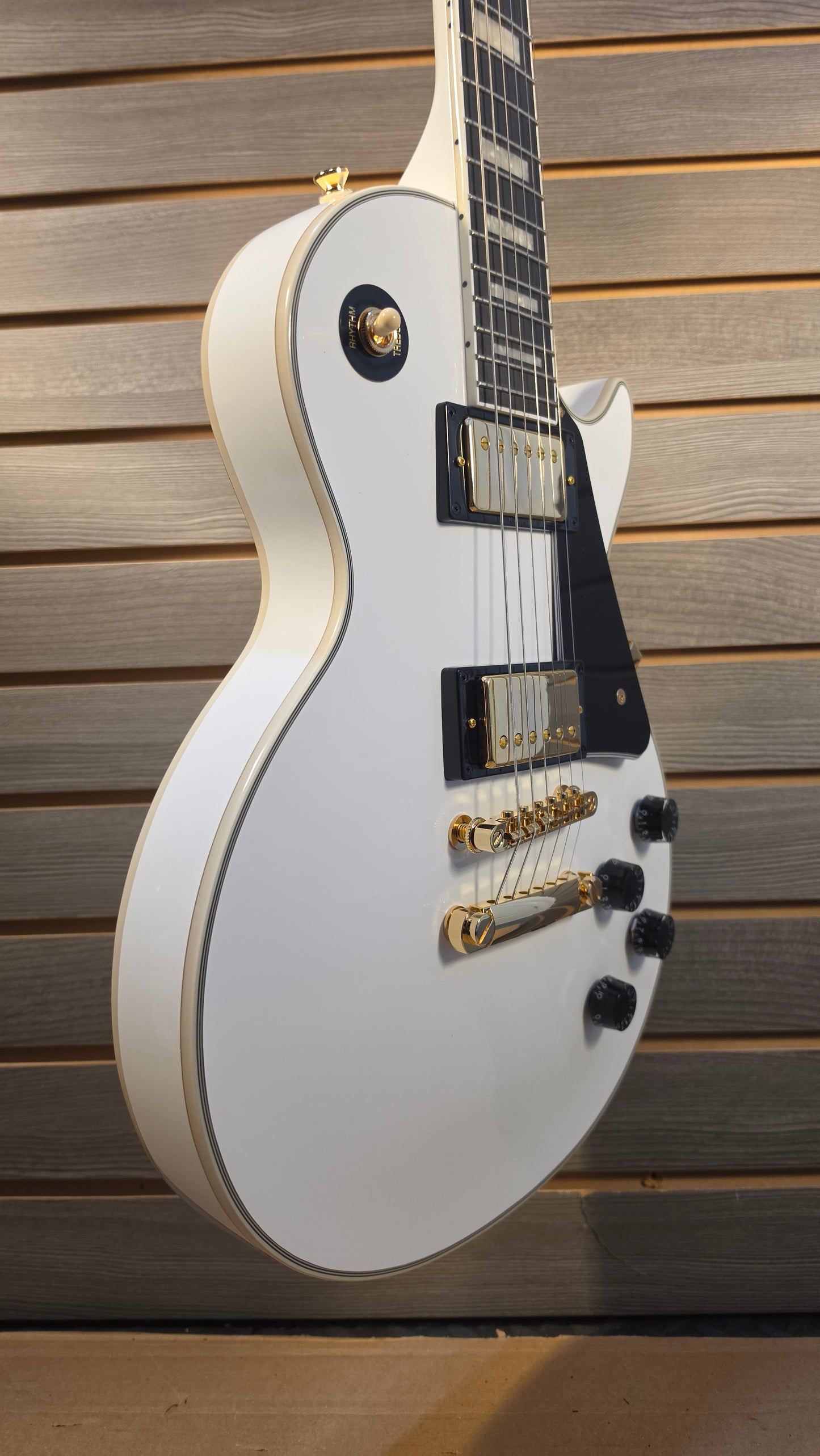 Epiphone Les Paul Custom White With Premium Gig Bag